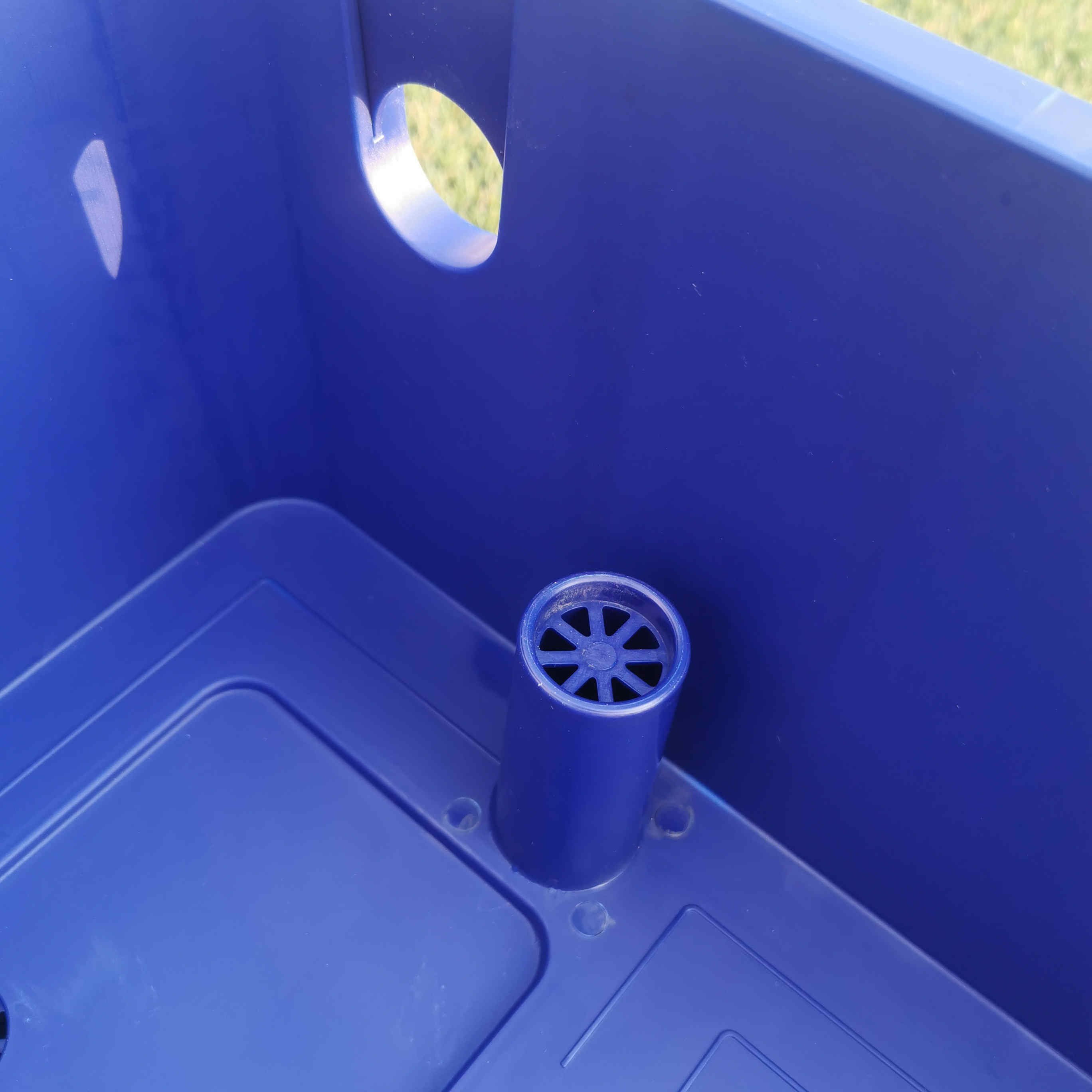 Recirculating aquaculture system crab condominiums for for vertical soft shell crab box crayfish farming
