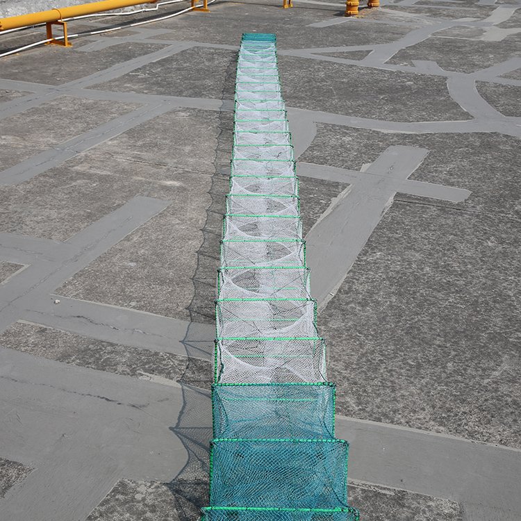 Wholesale Manufacture Crayfish Pot Long PE Mesh Folding Fish Trap For Sale