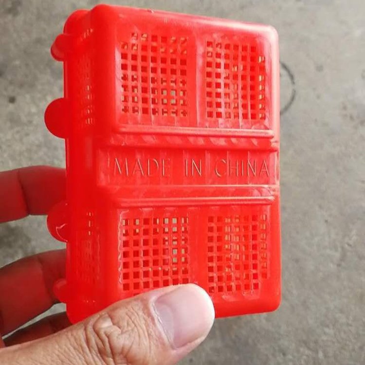 Factory direct Sale Replacement Red Plastic Fishing Vented Crab Bait Box