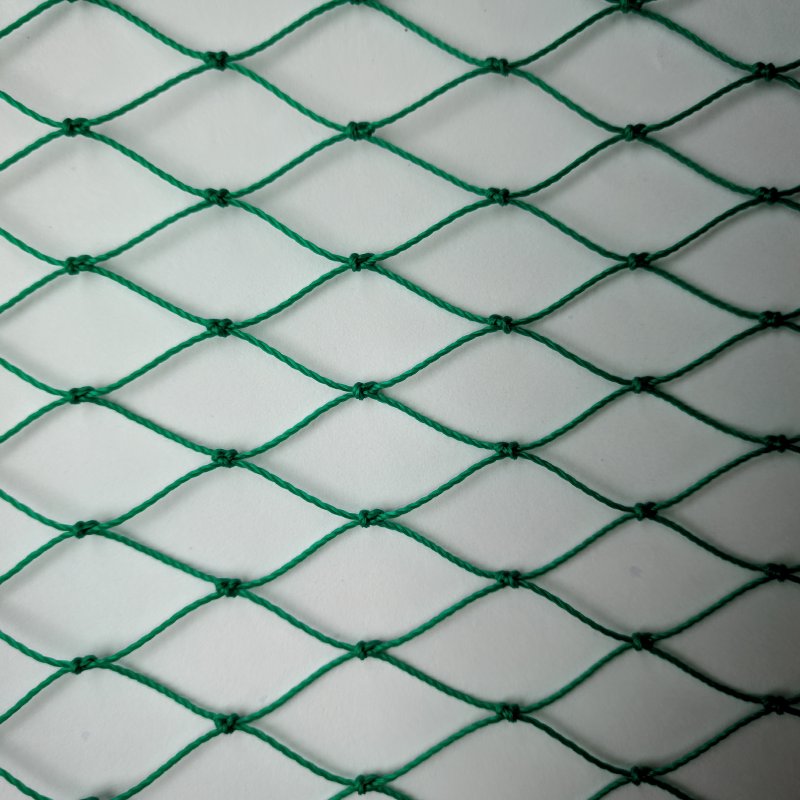 Hot Selling Aquaculture Farming Net Knotted Pe Fishing Net On Sale