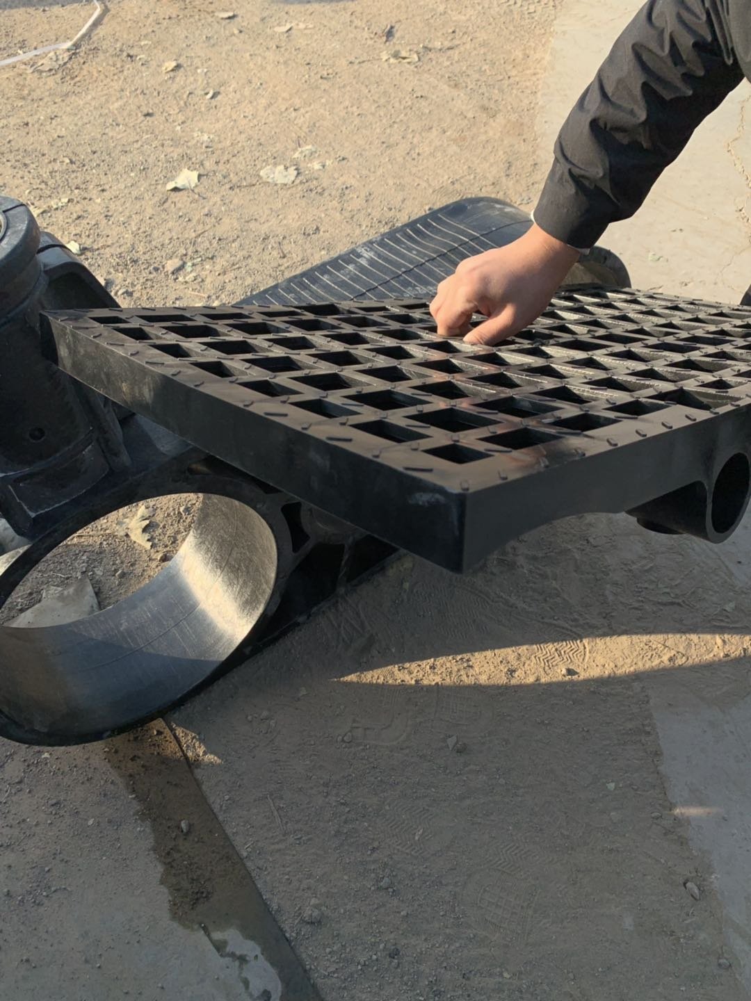 Floating Fish Farming Cage Feeding net HDPE Bracket in Open Sea 355mm