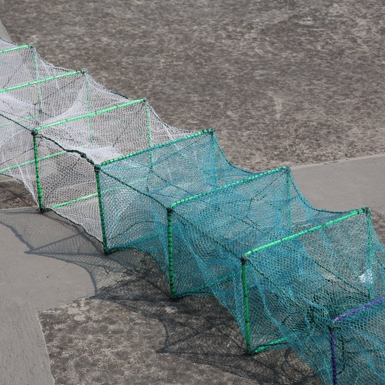 2022 Hot selling 9.7 Meter Length PE-Net Foldable Fish Shrimp Crab Lobster Trap Fish Farming Equipments
