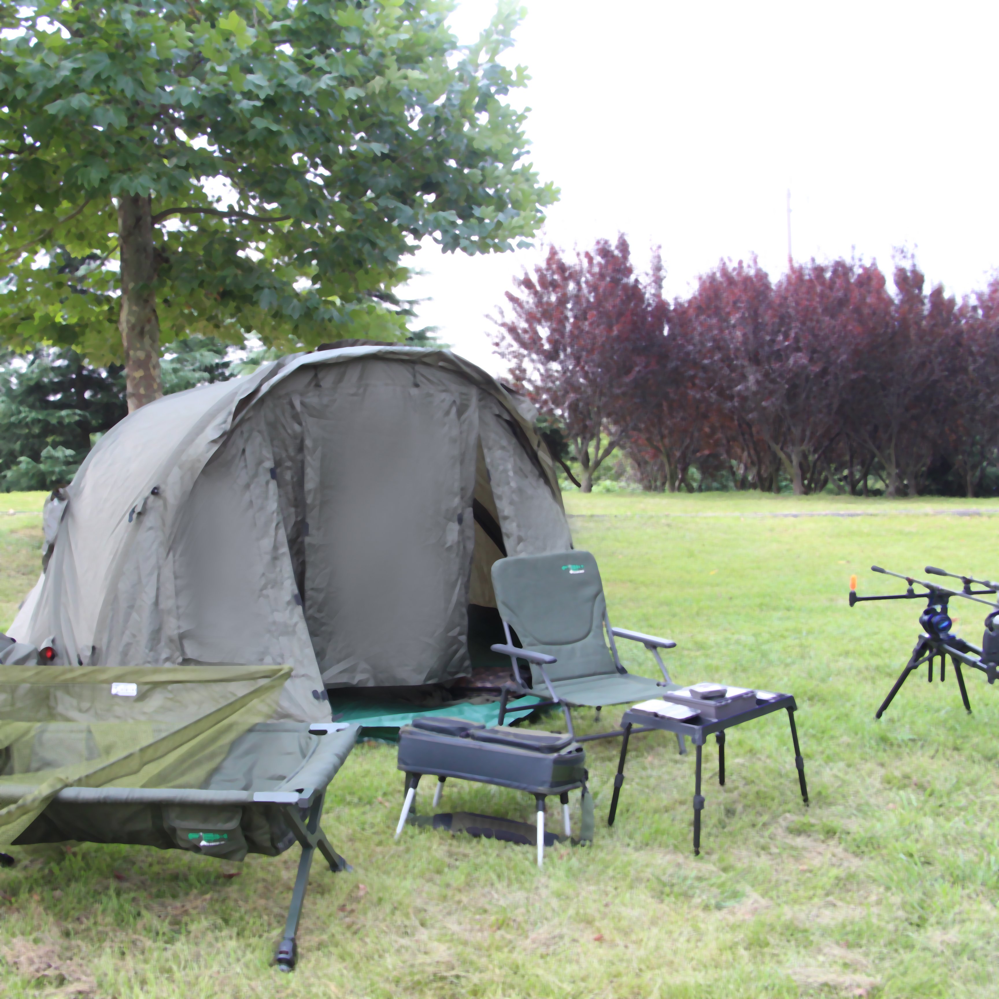 In Stock Plastic Surface Aluminium Adjustable Leg Carp Fishing Tackle Organiser Classic Carp Fishing Bivvy Table