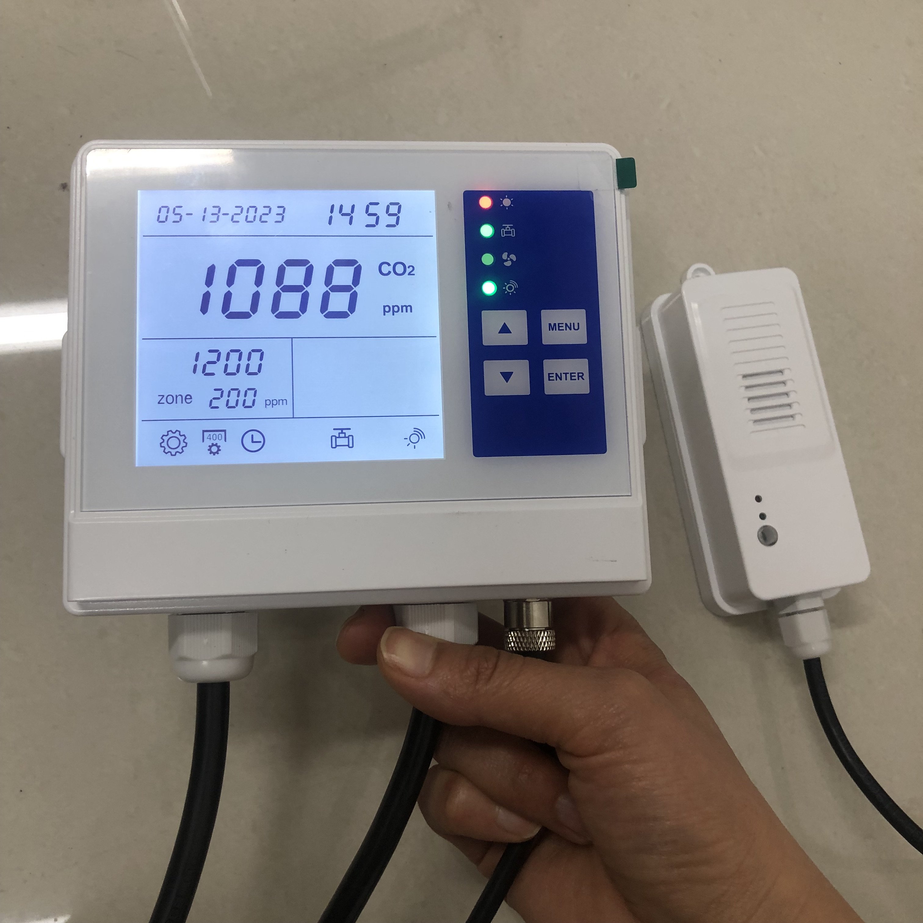 CO2 controller Carbon dioxide IAQ monitor controller with Relay function for greenhouse farm building