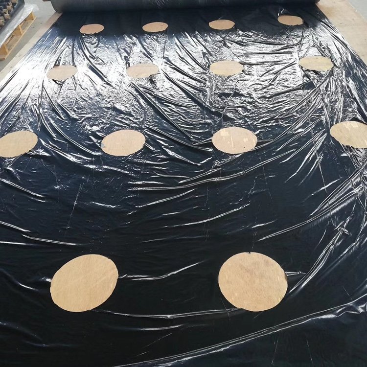 Factory Wholesale plastic mulch film agriculture manual film mulching pe black mulching film