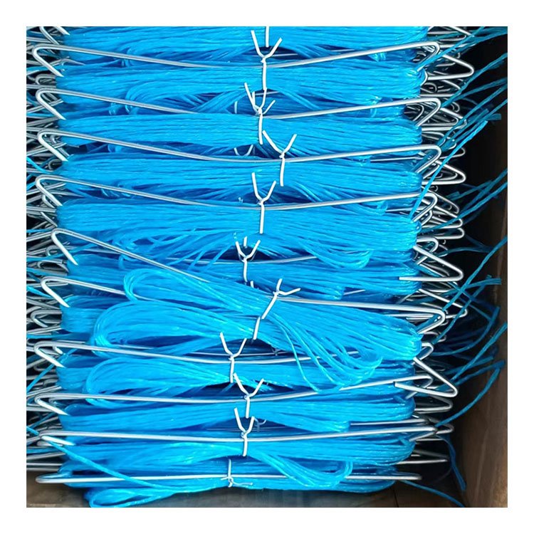Greenhouse tomato hook gutter tomato roller hook with twine sells from China