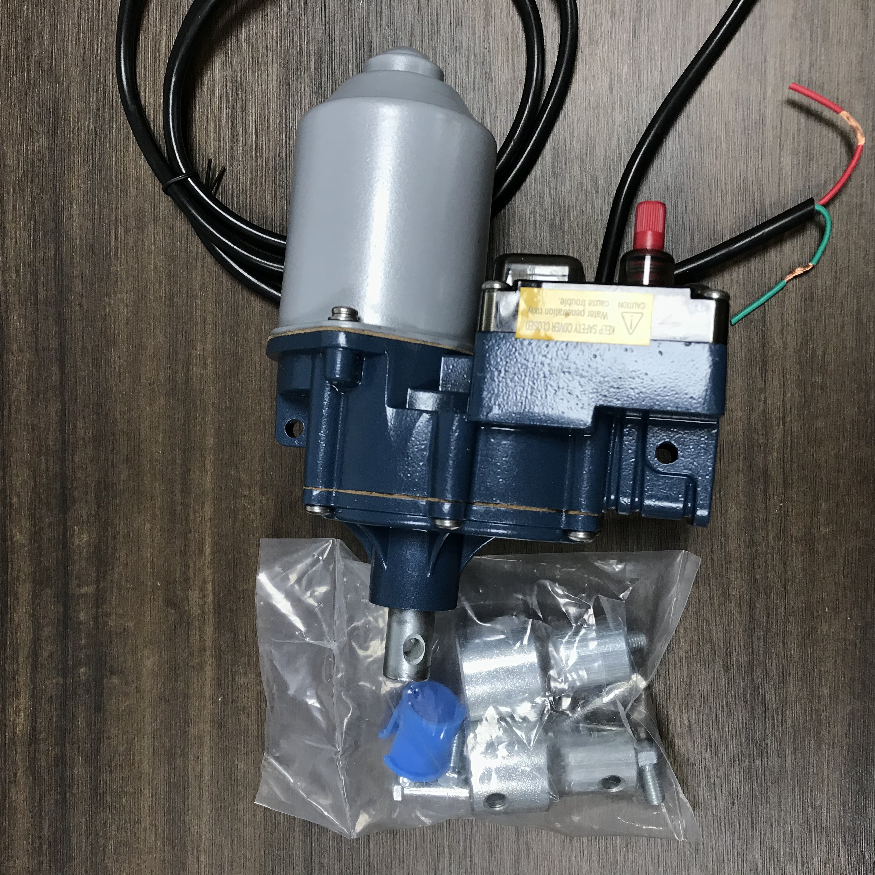 Agricultural plastic film greenhouse top side ventilation dc24v 180w curtain electric crank roll up motor with climbing device