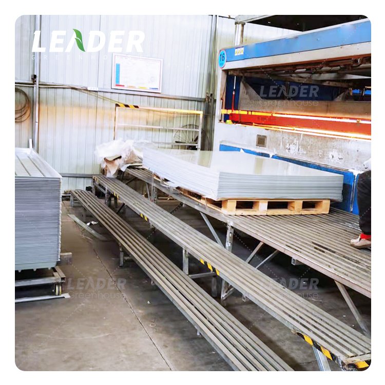 2024 Hot Sale In Thailand Market 4X8ft Flood Rolling Bench For Greenhouse Growing Systems Movable Rolling Nursery Bench