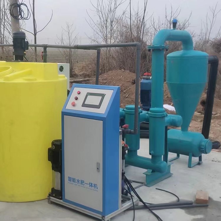 Intelligent high-precision water and fertilizer integrated greenhouse drip irrigation system