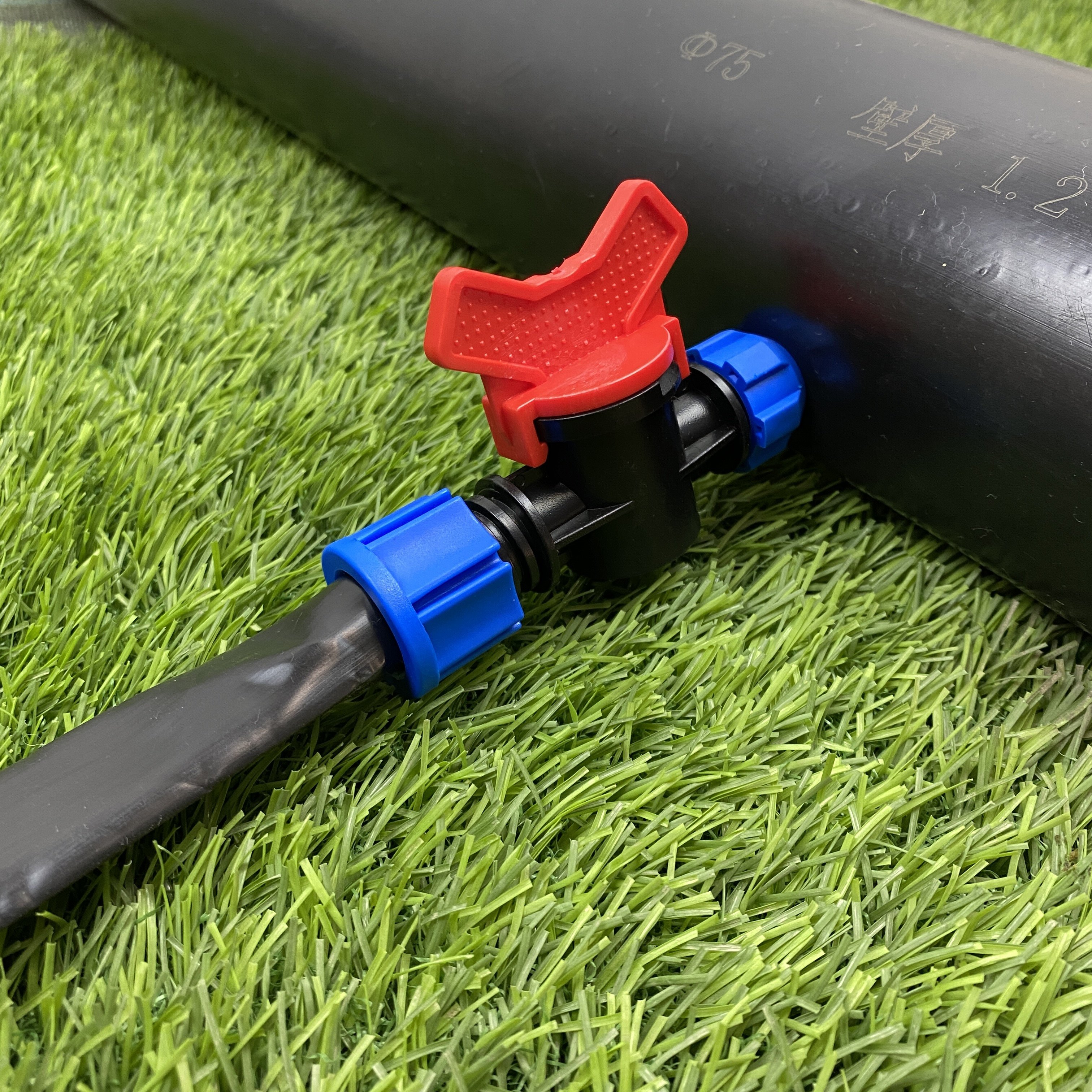 Agricultural Garden Drip System Mini Valve 16mm Tee Barb Irrigation Connector Coupling valve greenhouse watering fitting