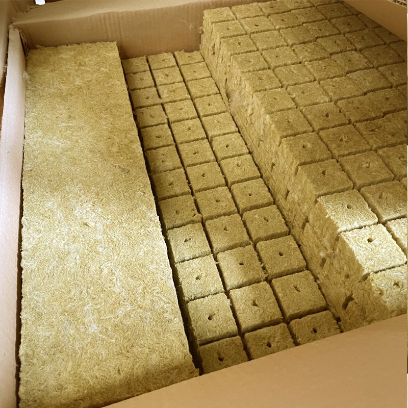Agricultural Greenhouses Use 25*25*30mm Rock Wool Cubes For Optimal Plant Growth