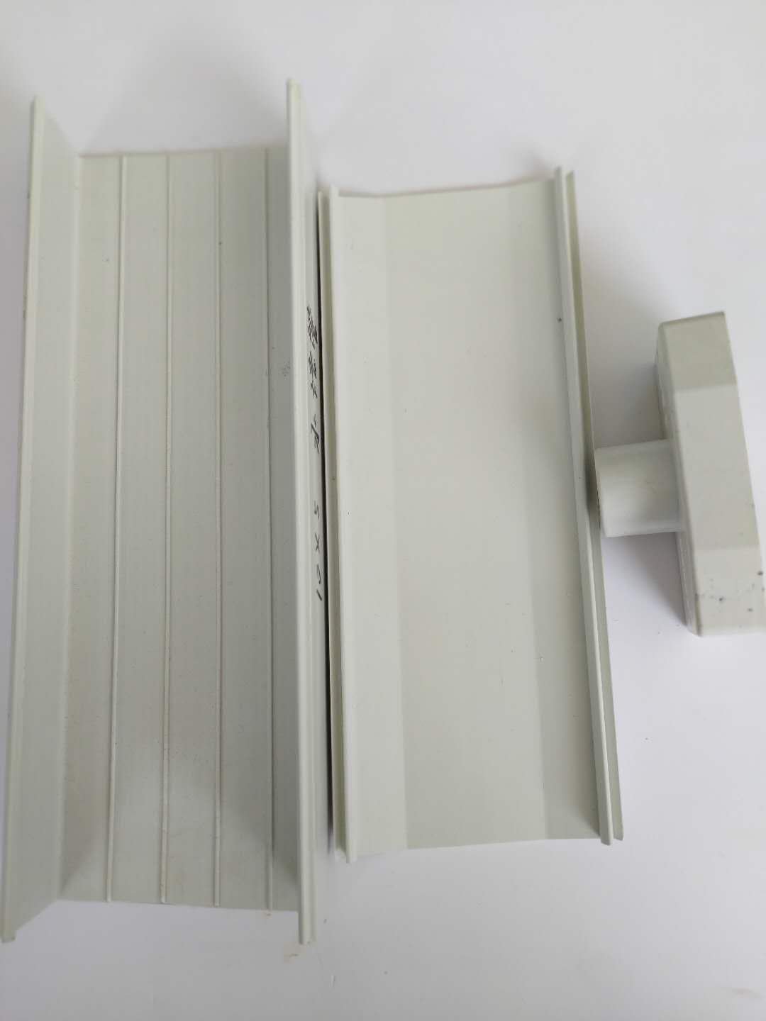 Hot Sale Hydroponic Channel System in Greenhouse and Farm Nft Channels for Hydroponic Growing