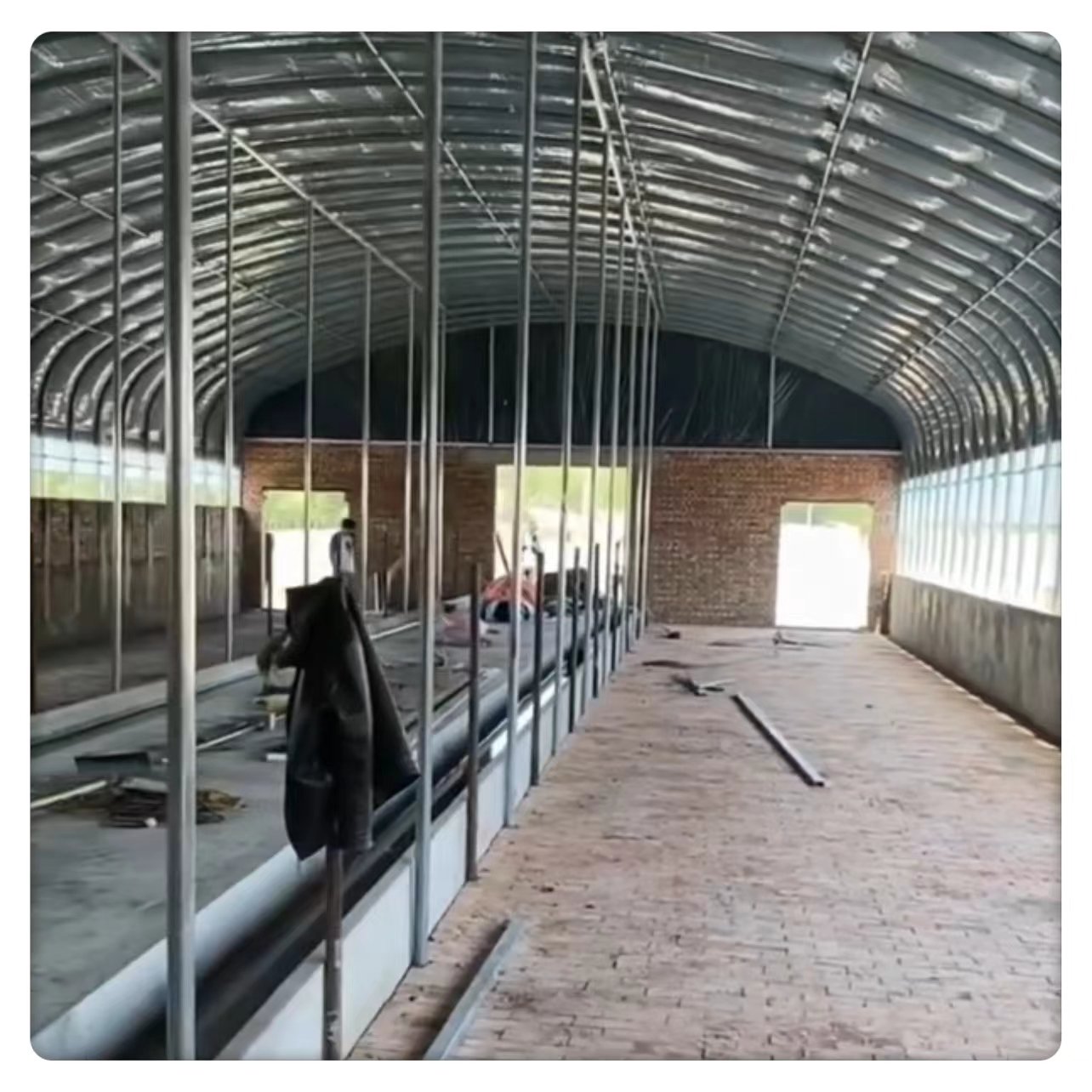 Wholesale Large Commercial Single-Layer Tunnel Style Greenhouse Poultry Animal Breeding PE Film Steel Agriculture Plants