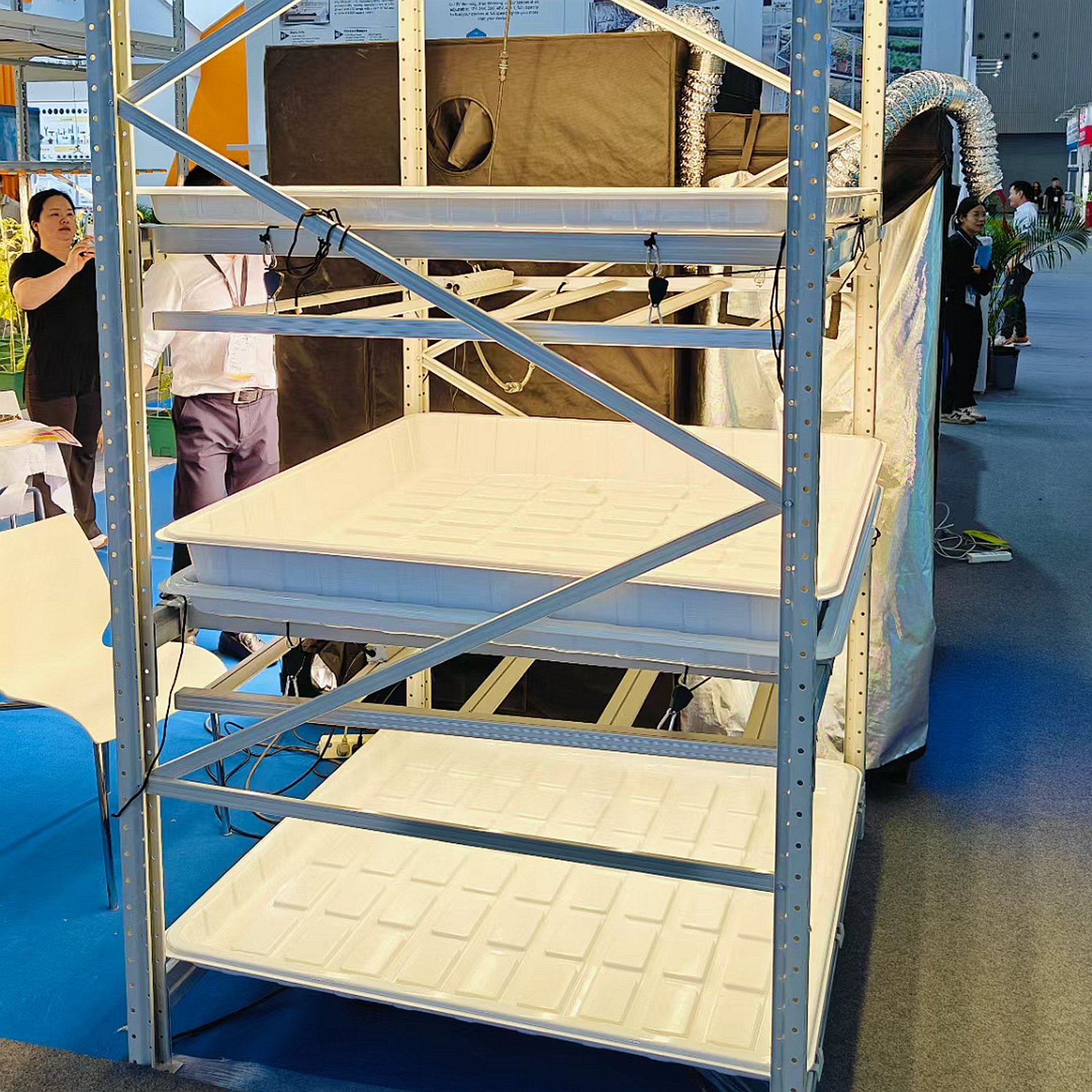 Wholesale Custom Hydroponic Ebb Tray Large 4ftX8ft Flood and Drain Greenhouse Grow Trays for Plant Growing