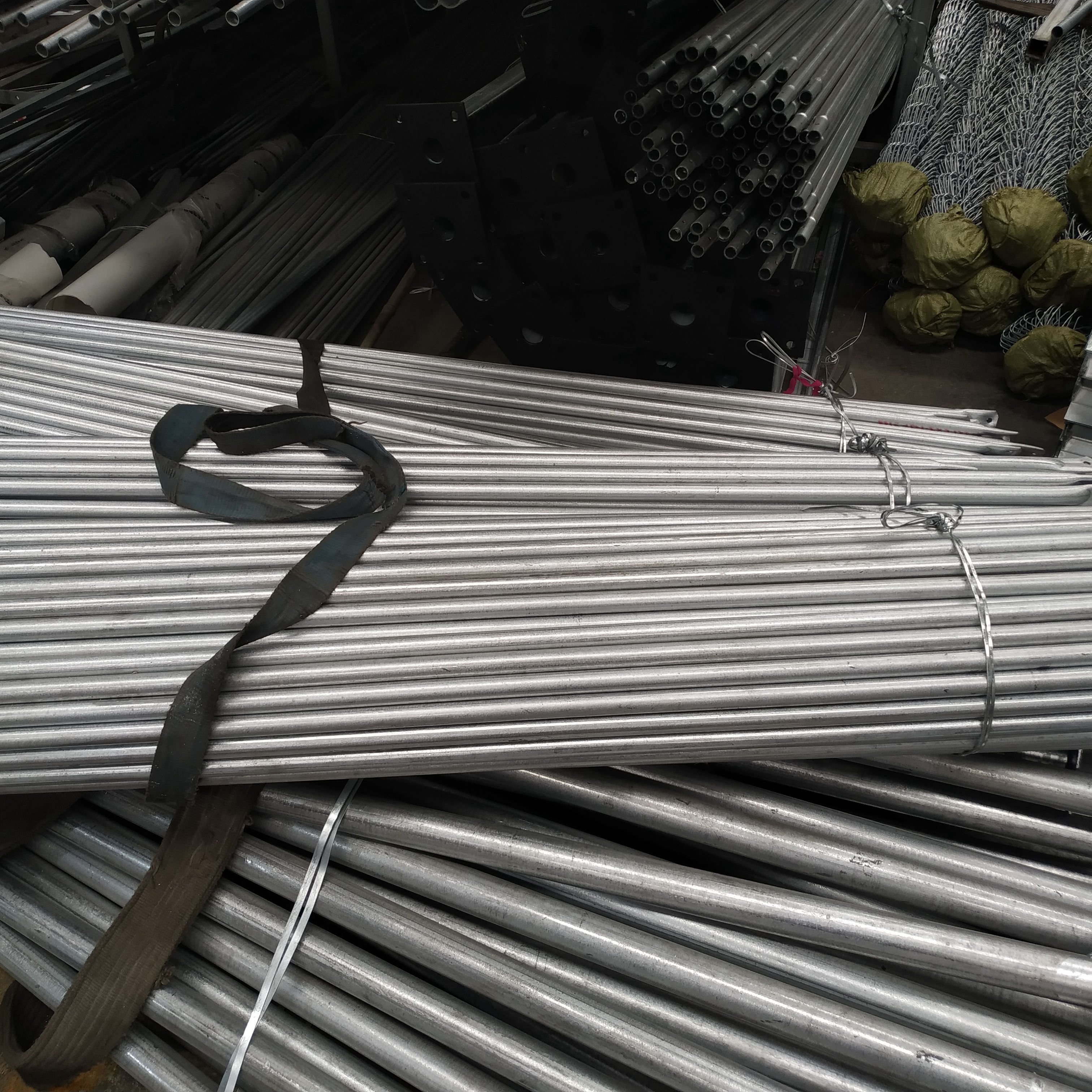 International standard durable galvanized steel pipe with high quality 32*1.5 for greenhouse structure