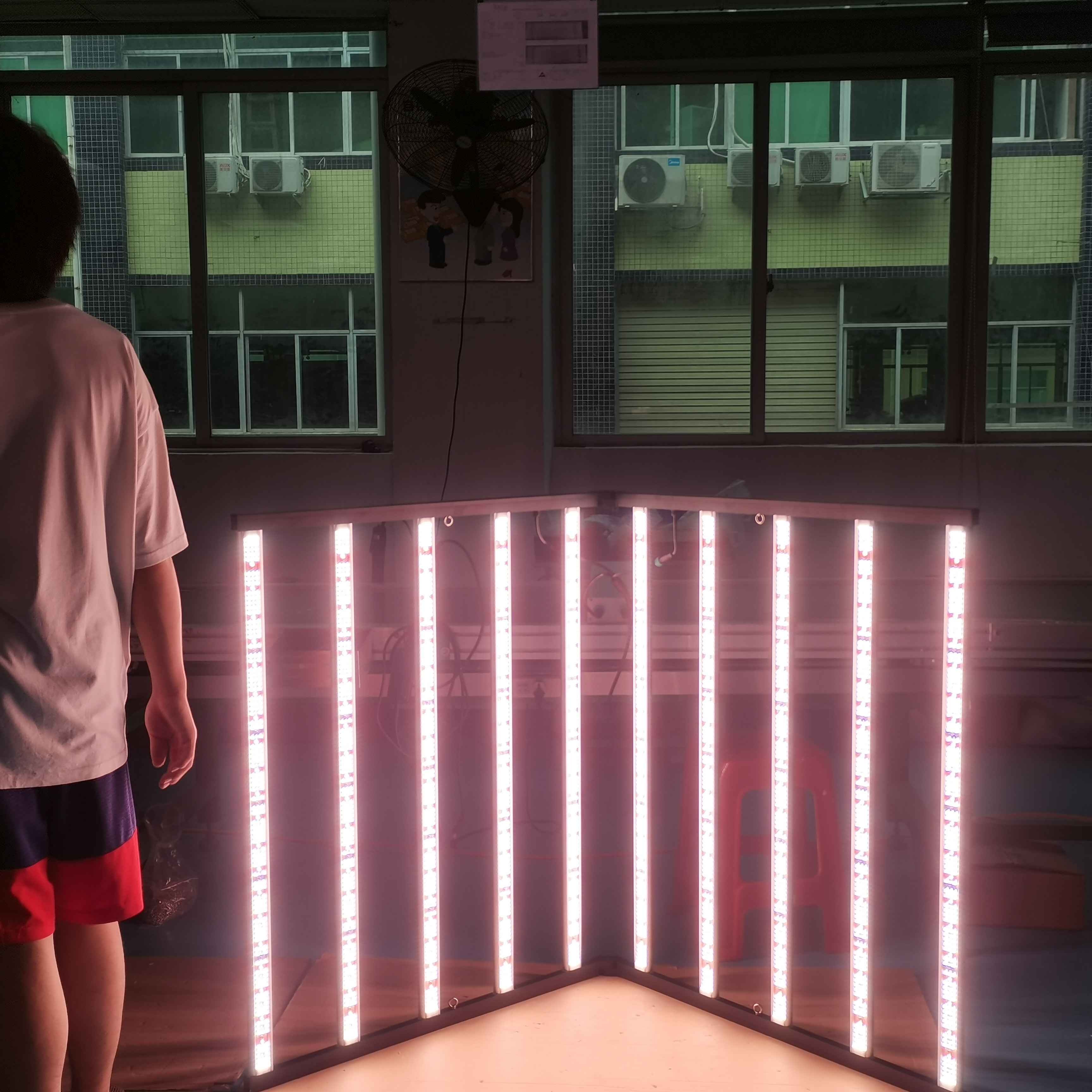 Full Spectrum Led Agricultural Greenhouses Grow Light ip64 Folding Led Grow Light 1000w 8 Bars