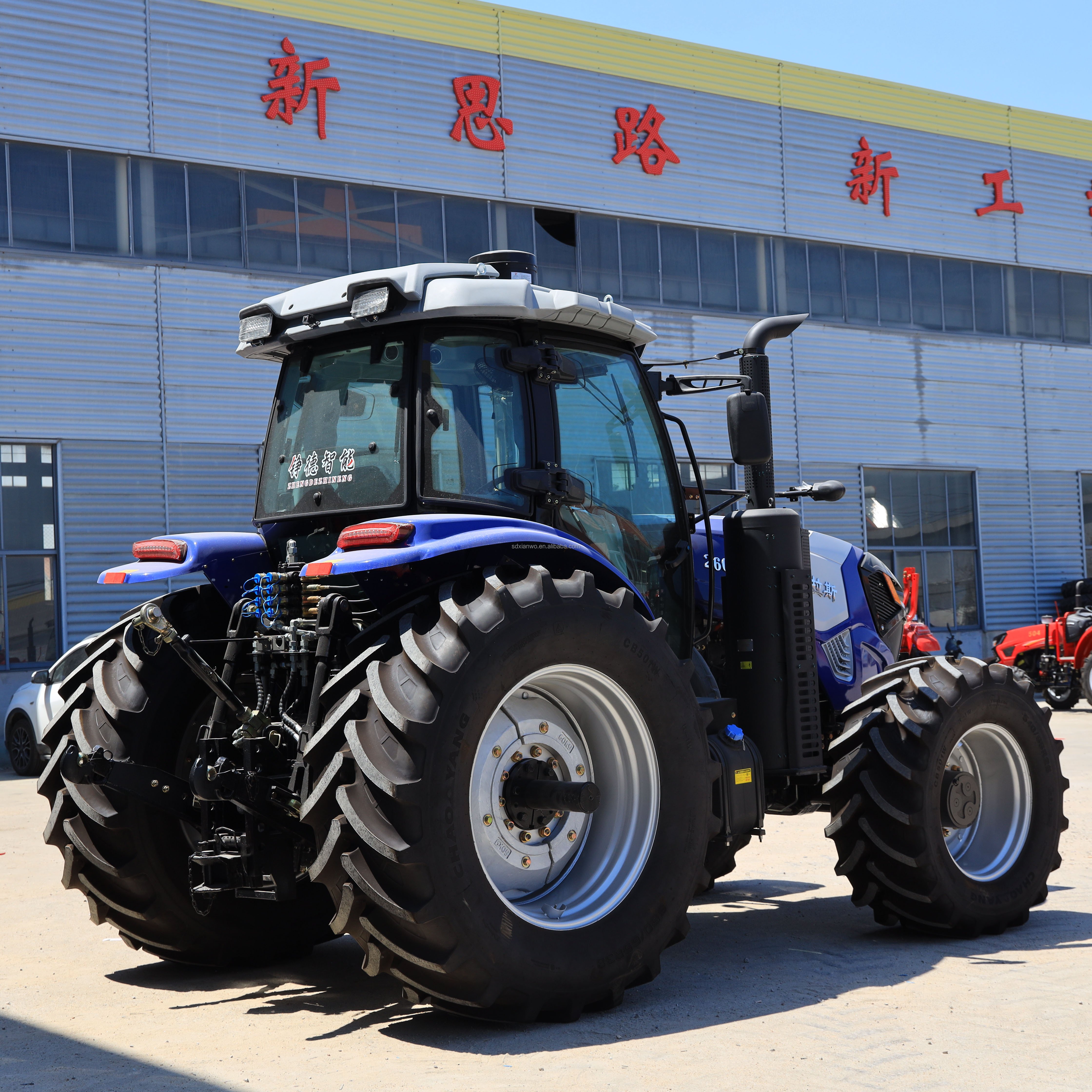 Manufacturer Supply 100HP 200HP 4WD Engine Wheel Small Garden Tractor/Agricultural Mini Farm Tractor with Cab