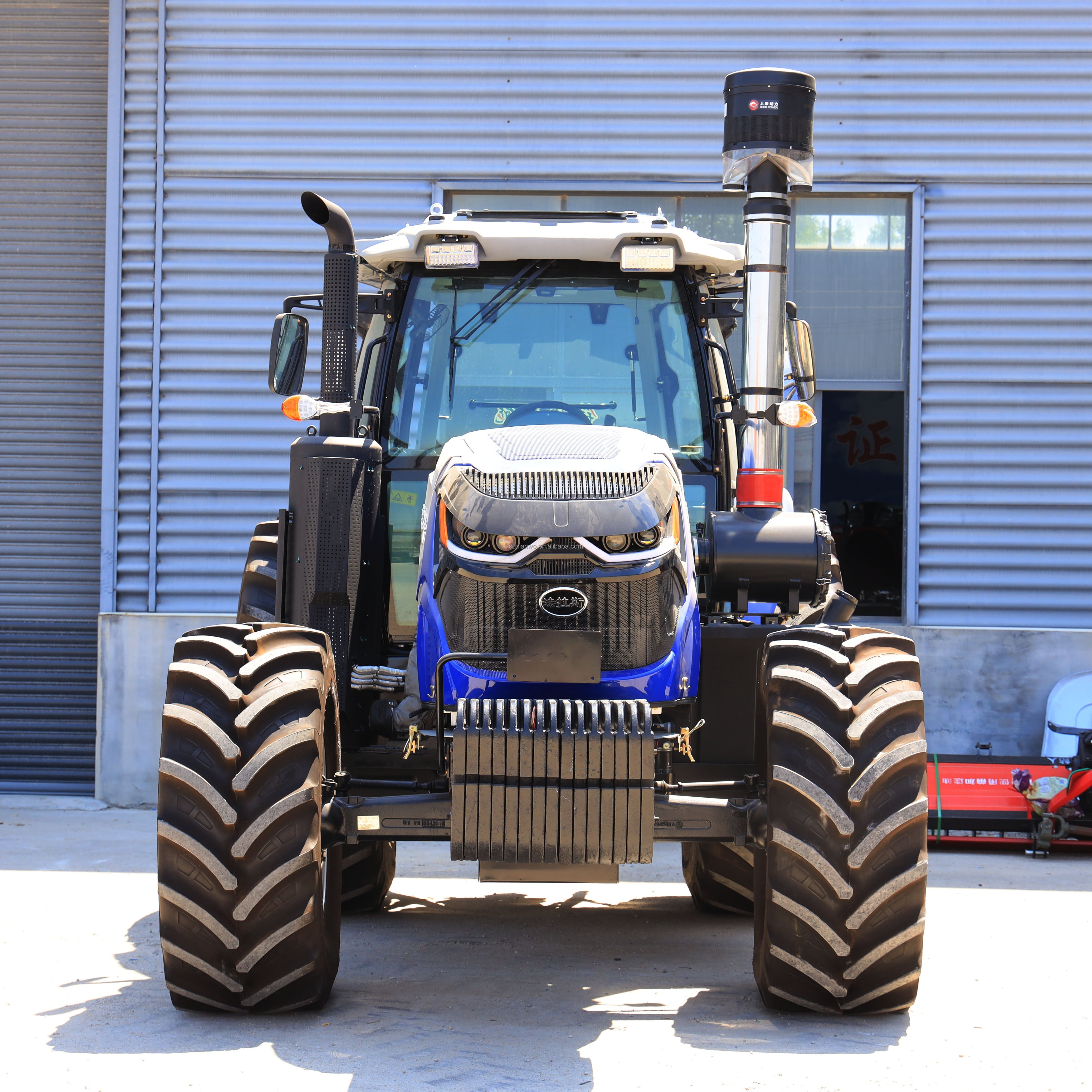 Manufacturer Supply 100HP 200HP 4WD Engine Wheel Small Garden Tractor/Agricultural Mini Farm Tractor with Cab