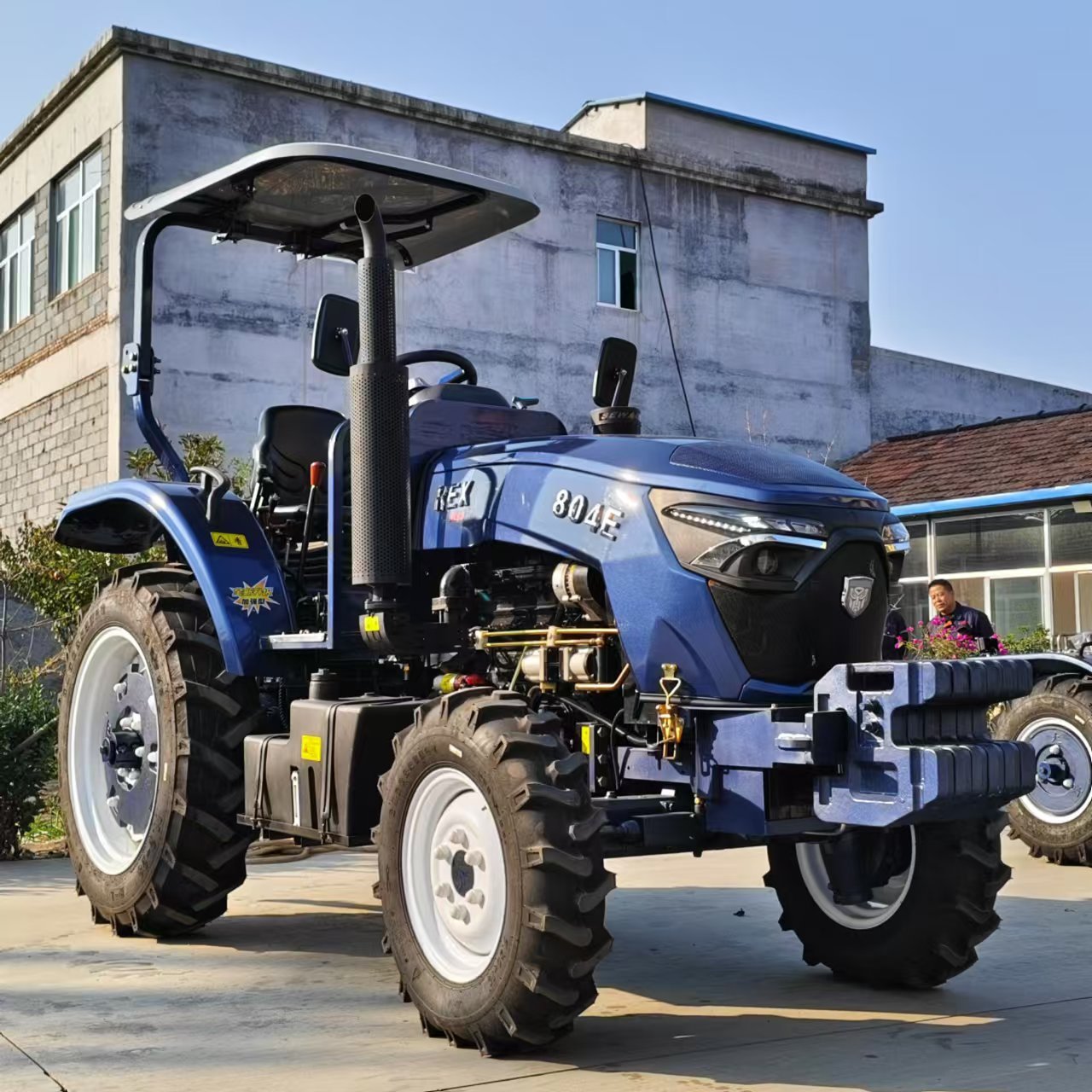 Multifunctional 80hphp 4WD Farm Tractor with Engine Motor Pump Gearbox Wheel for Agricultural Use
