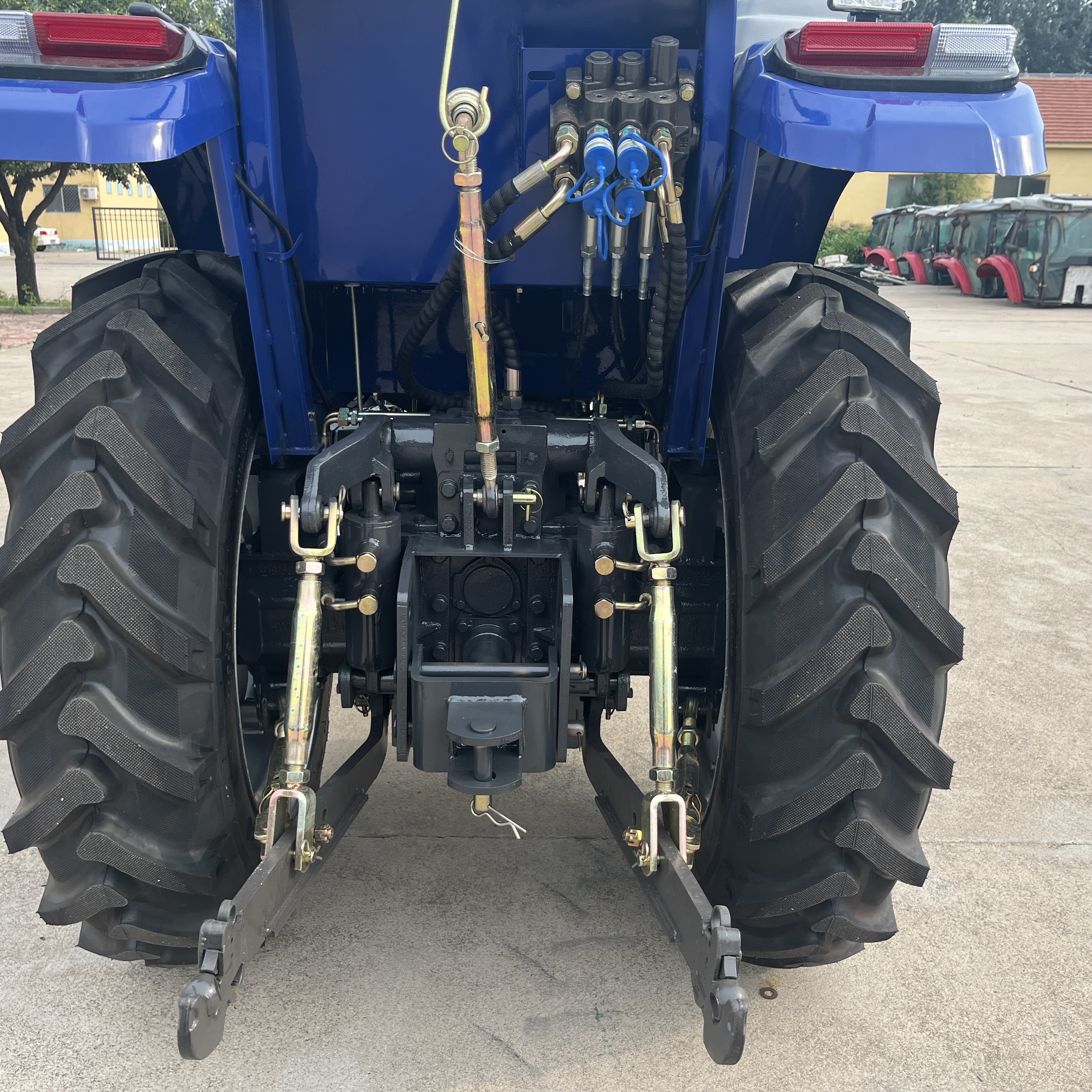 Factory Direct Sale 50 hp 37 kw Farm Four-wheel Tractor Multi-function Farm Small Tractor Can Be Ordered Directly