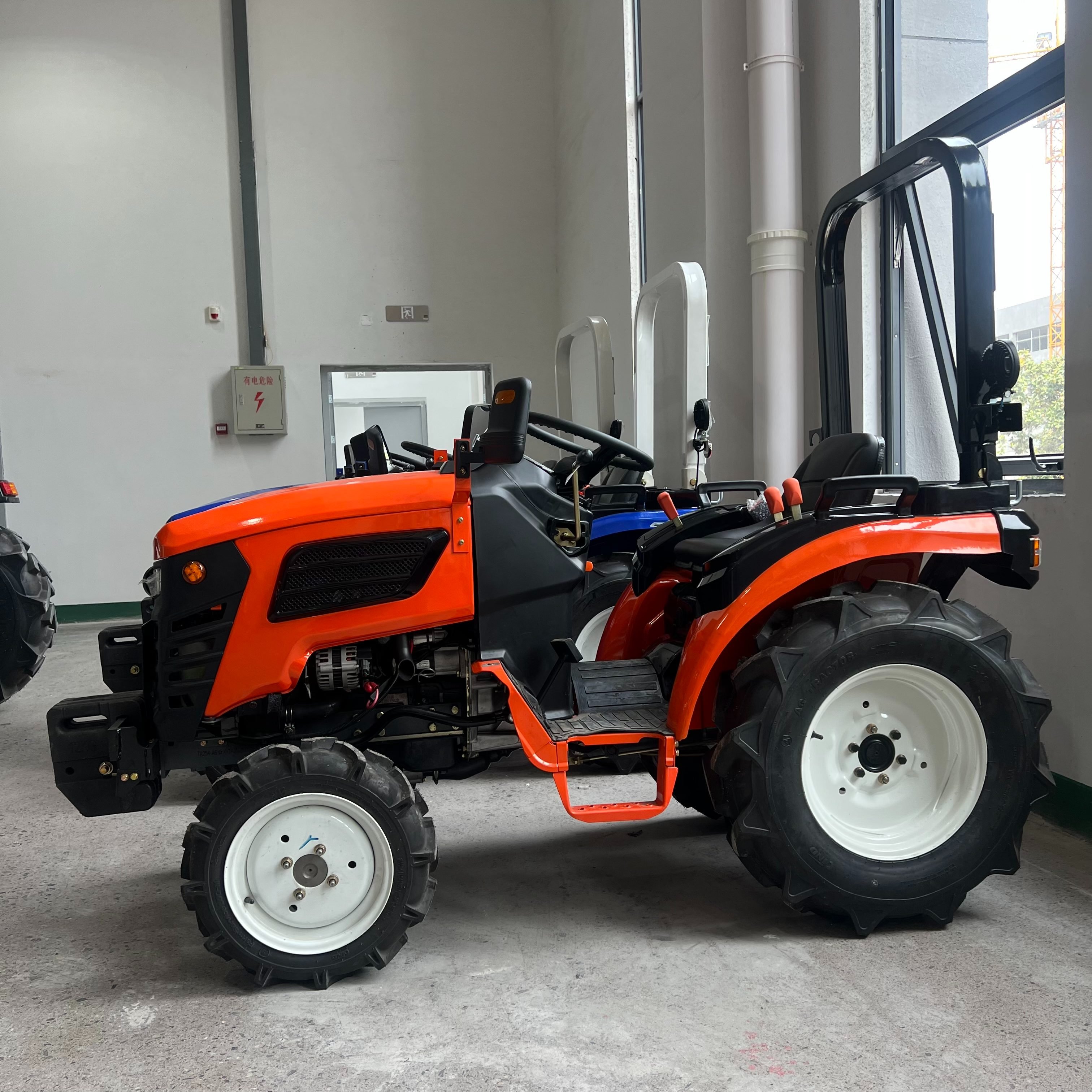 Small Tractor in China Agriculture Tractor Mini 4 Wheel Cheap Chinese Tractor 25hp 30hp for Small Farm