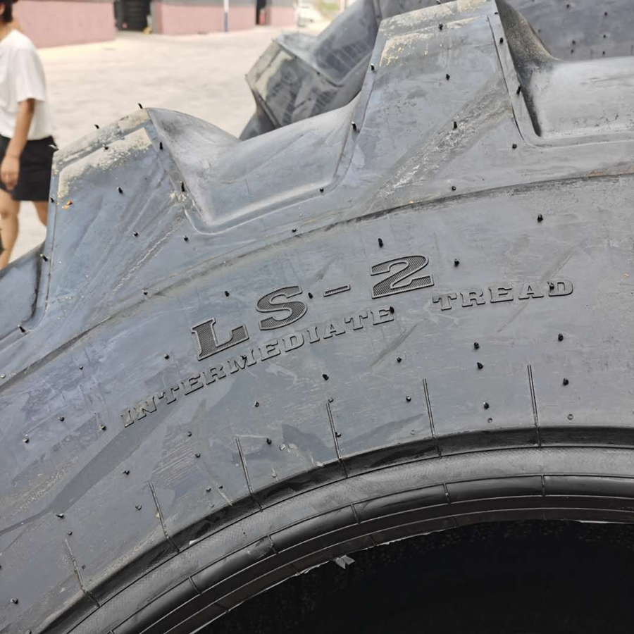 Forestry Tire 23.1-26 24.5-32 28L-26 30.5L-32 Pneus Llantas Agricultural Tyre