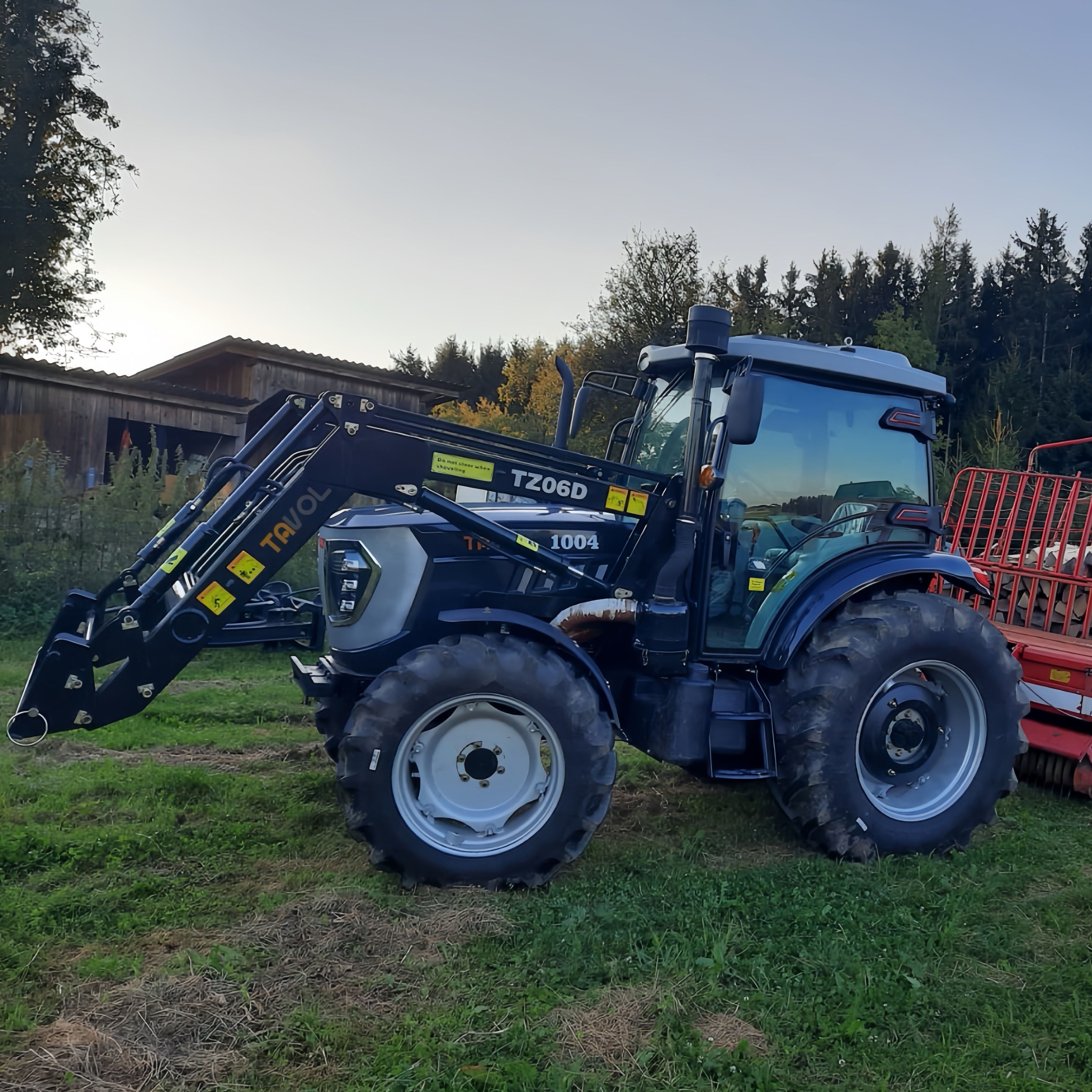 YTO 100HP Farm Tractor 4WD 4x4 Agriculture Tractor with Core Engine & Pump for Vineyards