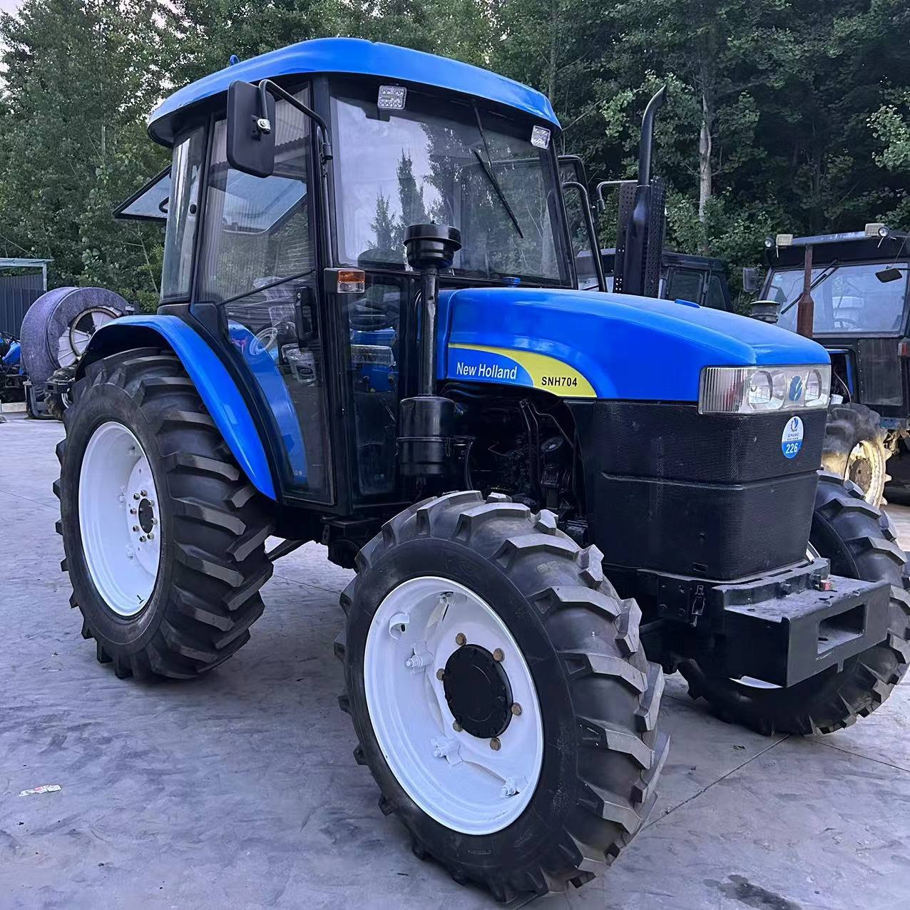 Newholland SNH704 70HP with Cab 4WD Shanghai New and Holland Used Tractor with Cabin for Hot Sale