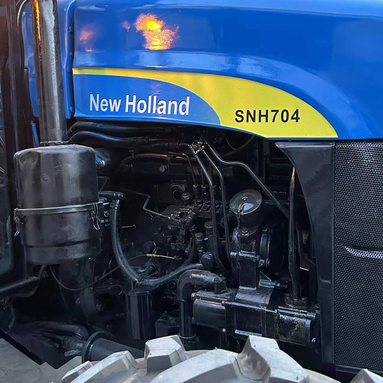 Newholland SNH704 70HP with Cab 4WD Shanghai New and Holland Used Tractor with Cabin for Hot Sale