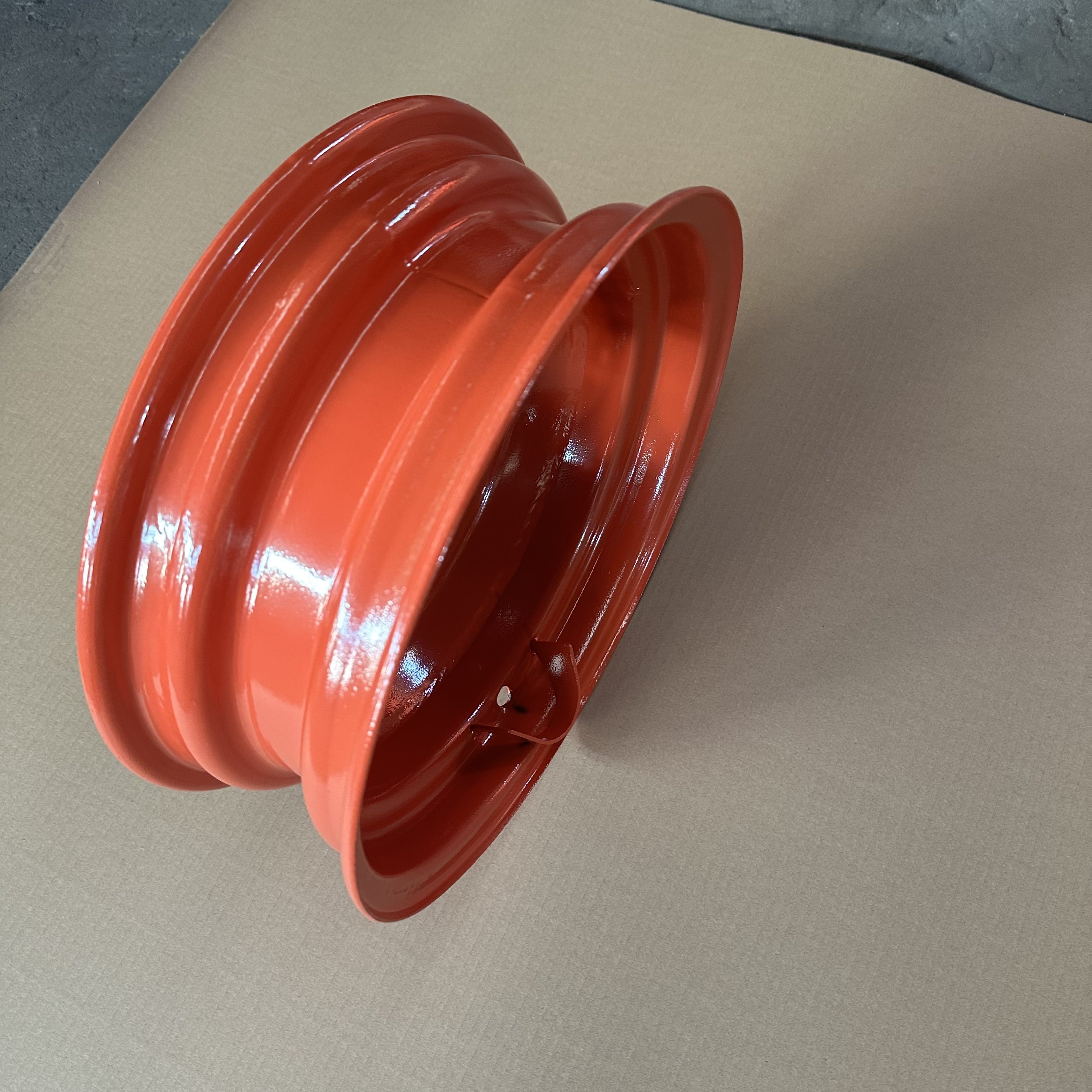 High Quality Customised Tyres for Agricultural Machinery 4*12 Farm Steel Wheel Tractor Trailer Rims For10.0/75-15.3 Tires