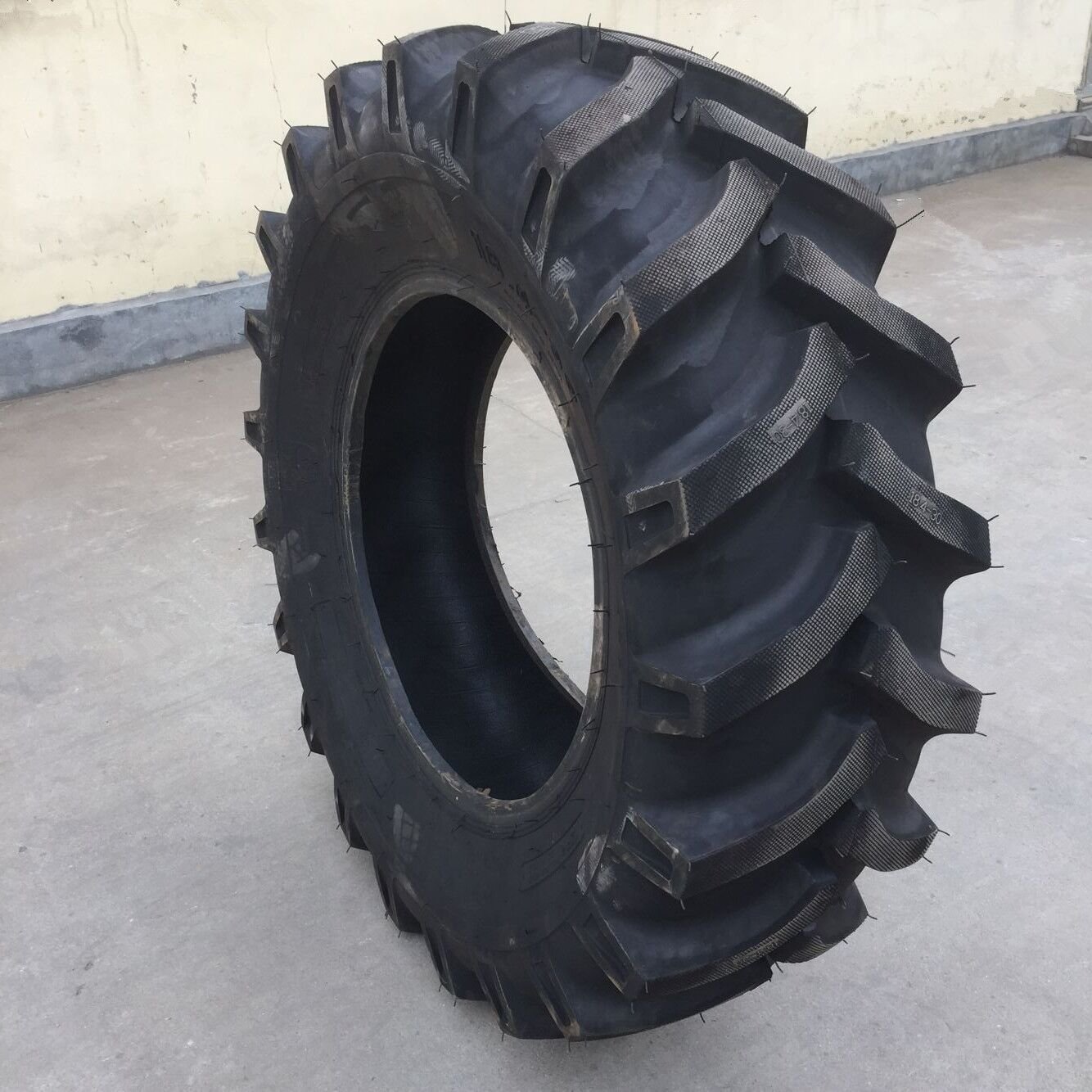Tractor Agricultural Tires 18.4-30 Sugarcane Machine Tires