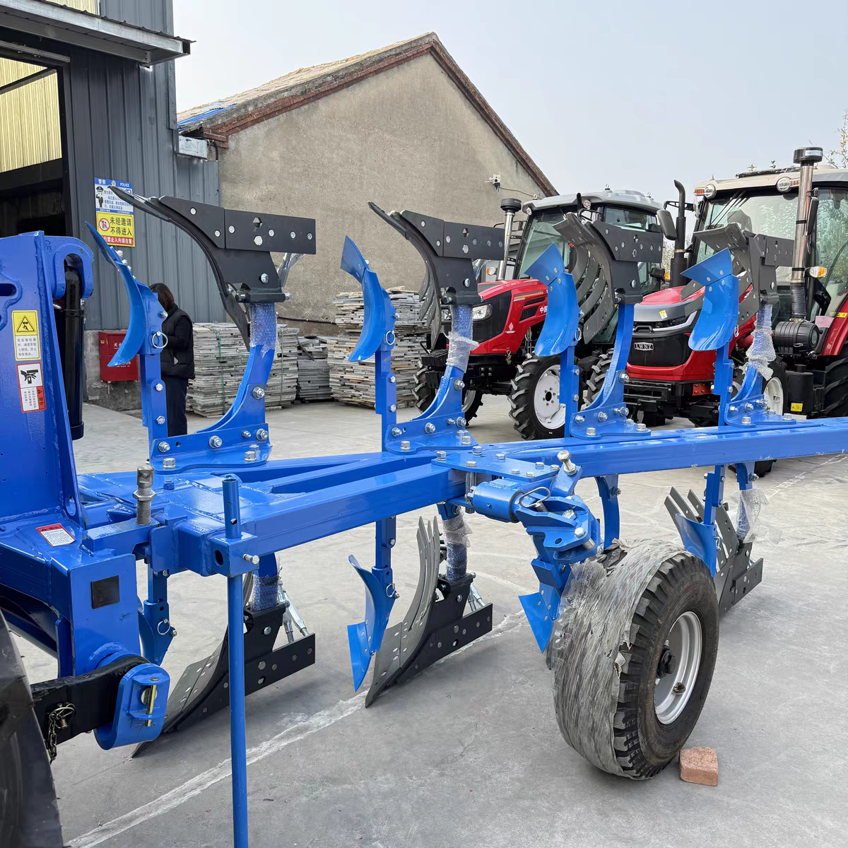 2025 New Agricultural Tractor with Agricultural Implements Plowing Machine, Rotary Tiller, Agricultural Machinery Tractor