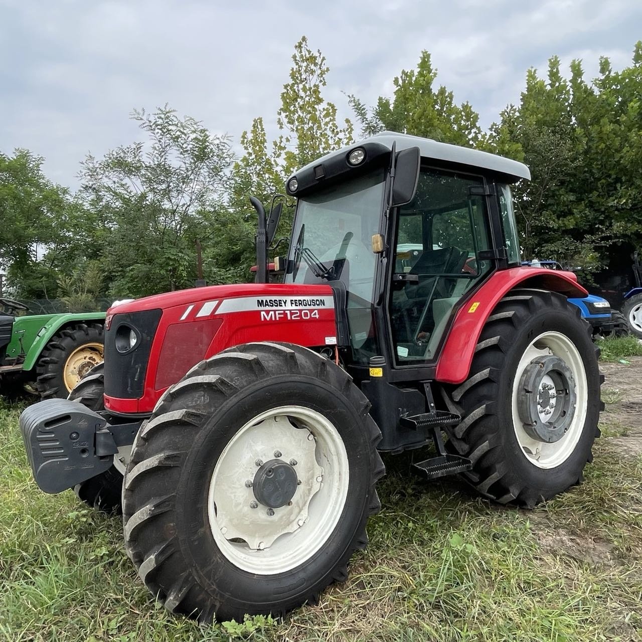 Mf1204 Big Power Used Tractor Farm Tractor in Good Price