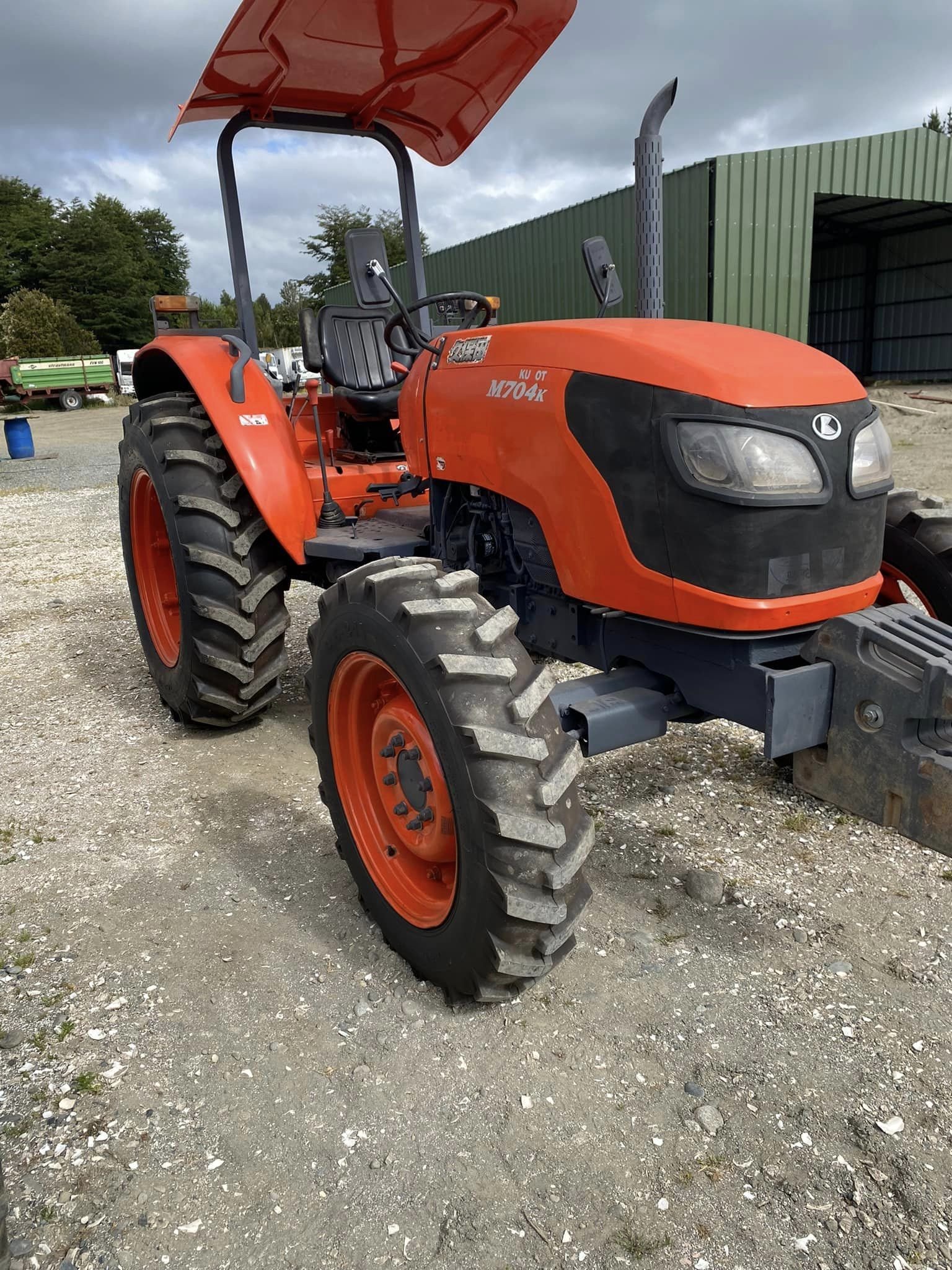 Small Farm Tractors Second Hand Used Kubota 7040 Kubota 6040 Tractor 4WD M704K for Agriculture 70hp 4x4 Wheel Drive Tractor