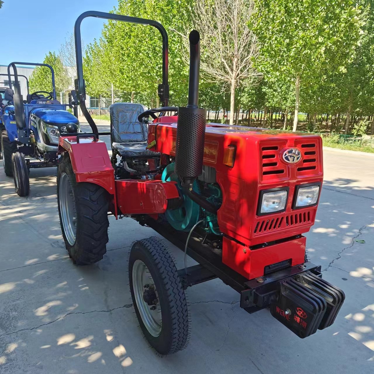 Agricultural Machinery Mini 4X4 Wheeled Tractor Big Power Small Farm Tractor Compact Tractors