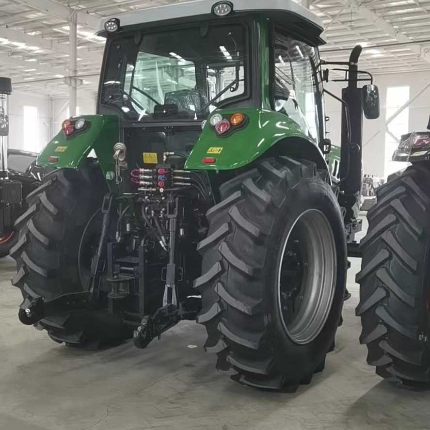 Mini Tractor De Granja 4wd 25 hp 35hp 40hp 100hp 120hp 180hp Farm Tractor 4x4 diesel Agriculture with Front Loader