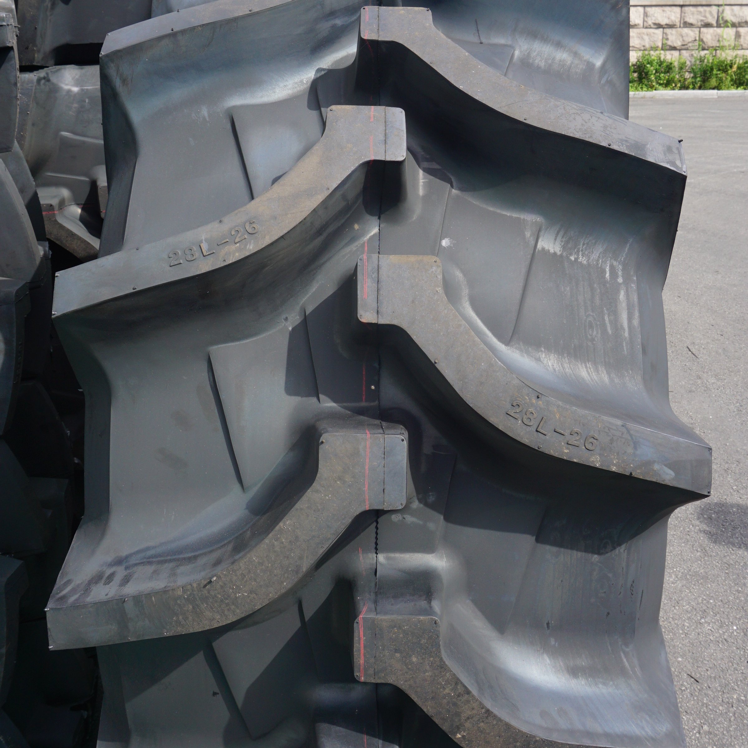 Pneus De Tracteur Agricole Nylon Tractor Tires R2 19.5L-24 18.4 28L-26