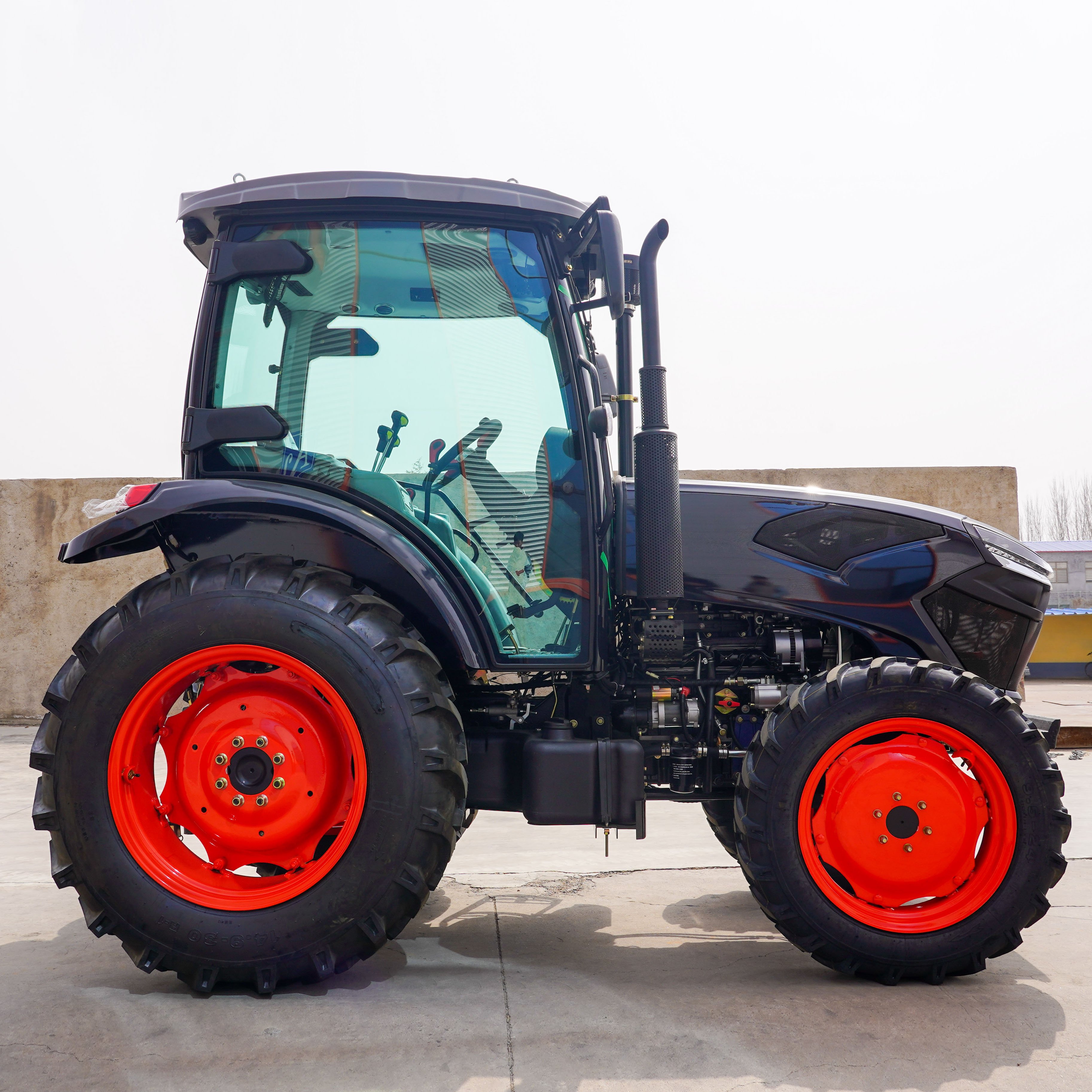 Free Shipping Tractors for Agriculture 30 to 180 hp Mini Tractor 4wd 4x4 for Sale Compact Used Tractors Prices