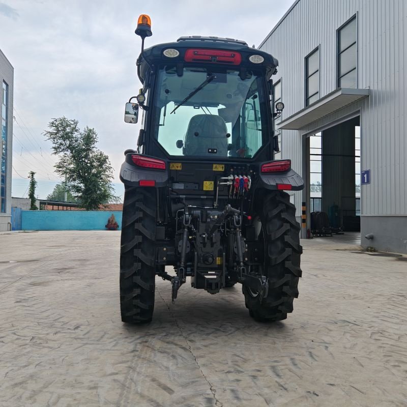 2024 Hot Product Agricultural Wheel Tractor 4 Cylinder Engine 50Hp 80Hp With Cab Gear Drive for Farm Use