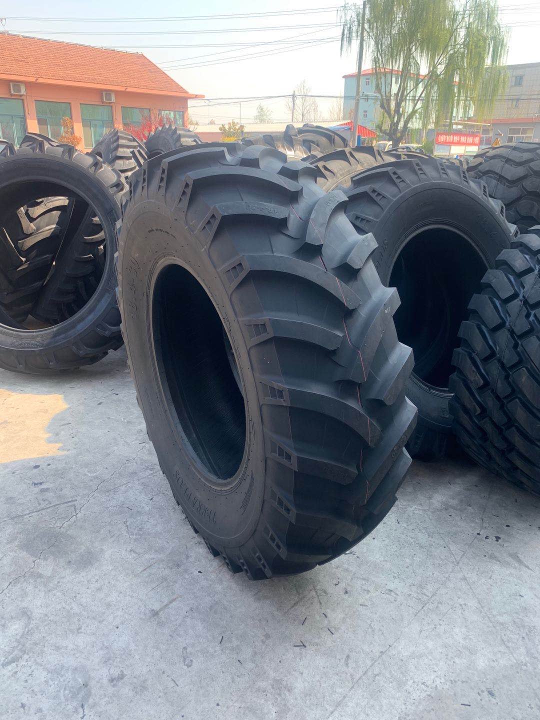 Tractor R-1 Tire 14.9-26 14.9-28 14.9-30 15.5-38 16.9-28 16.9-30 16.9-34 18.4-26 18.4-30 18.4-34 18.4-38 20.8-38 23.1-26
