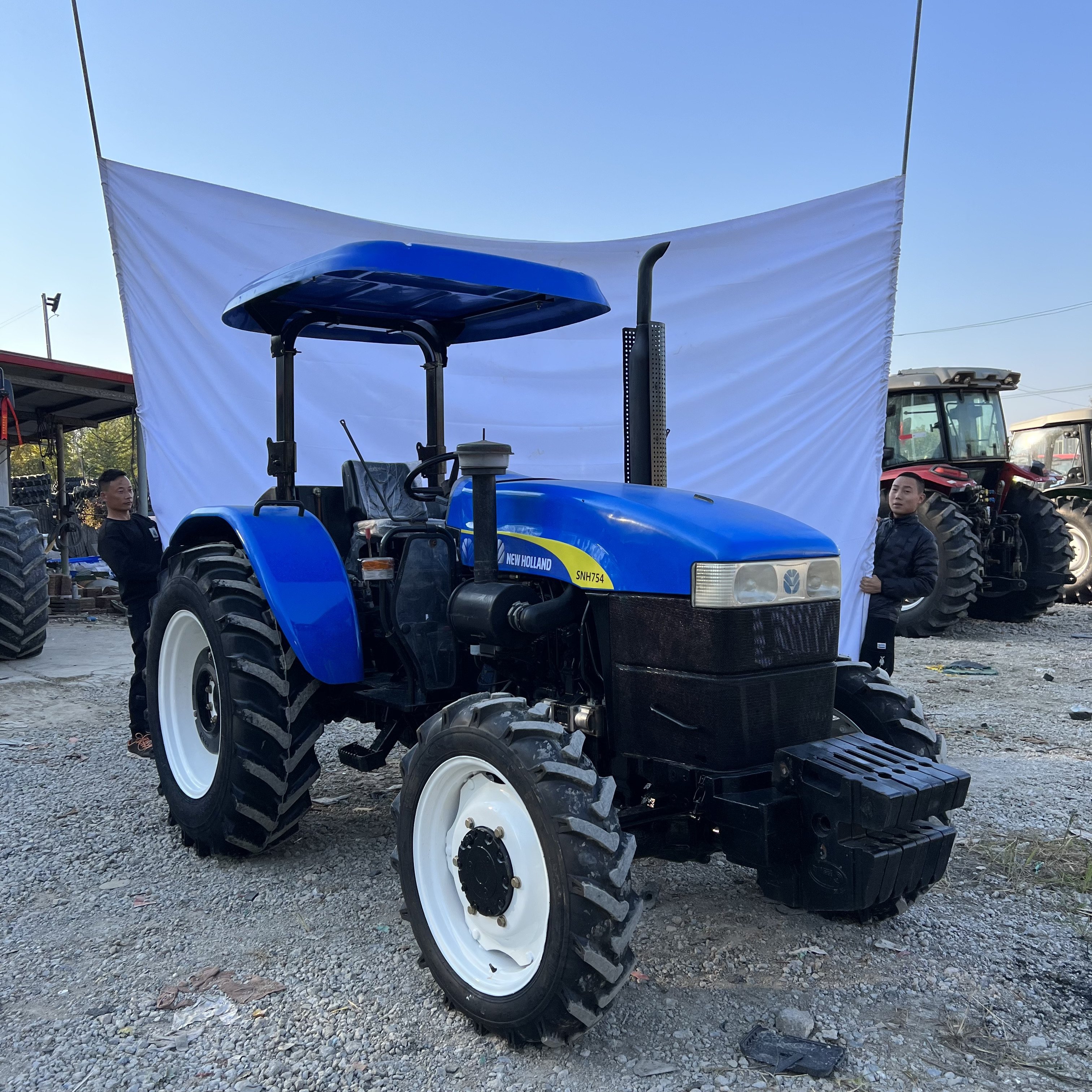 Agricultural Machinery & Equipment 70HP 75HP 80HP 90HP 100HP New. Holland Tractor Farm Tractor 120 HP with Deutz Engine