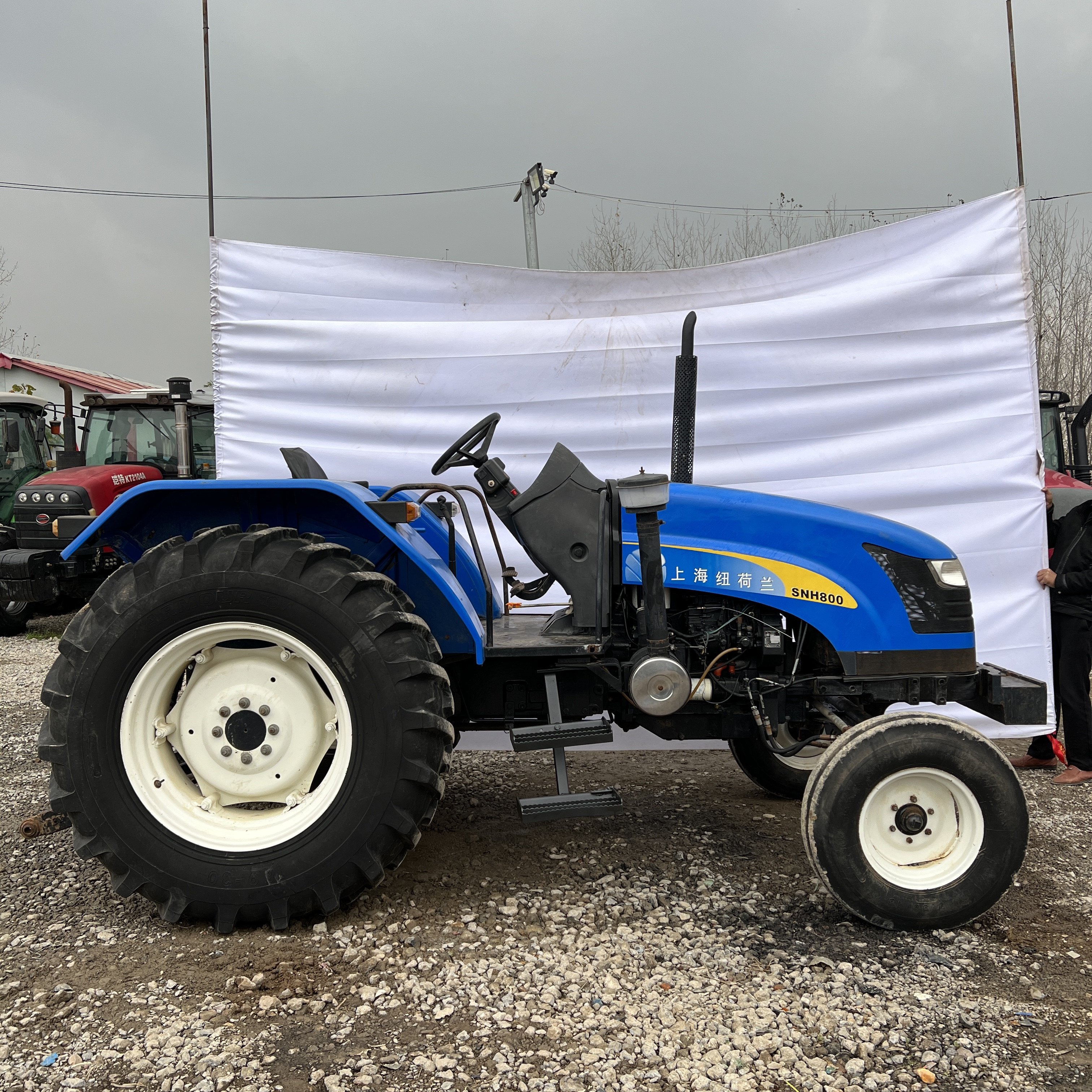Used New Holland 70HP 75HP 80HP Farm Tractor Product in 2014 with Spare Parts