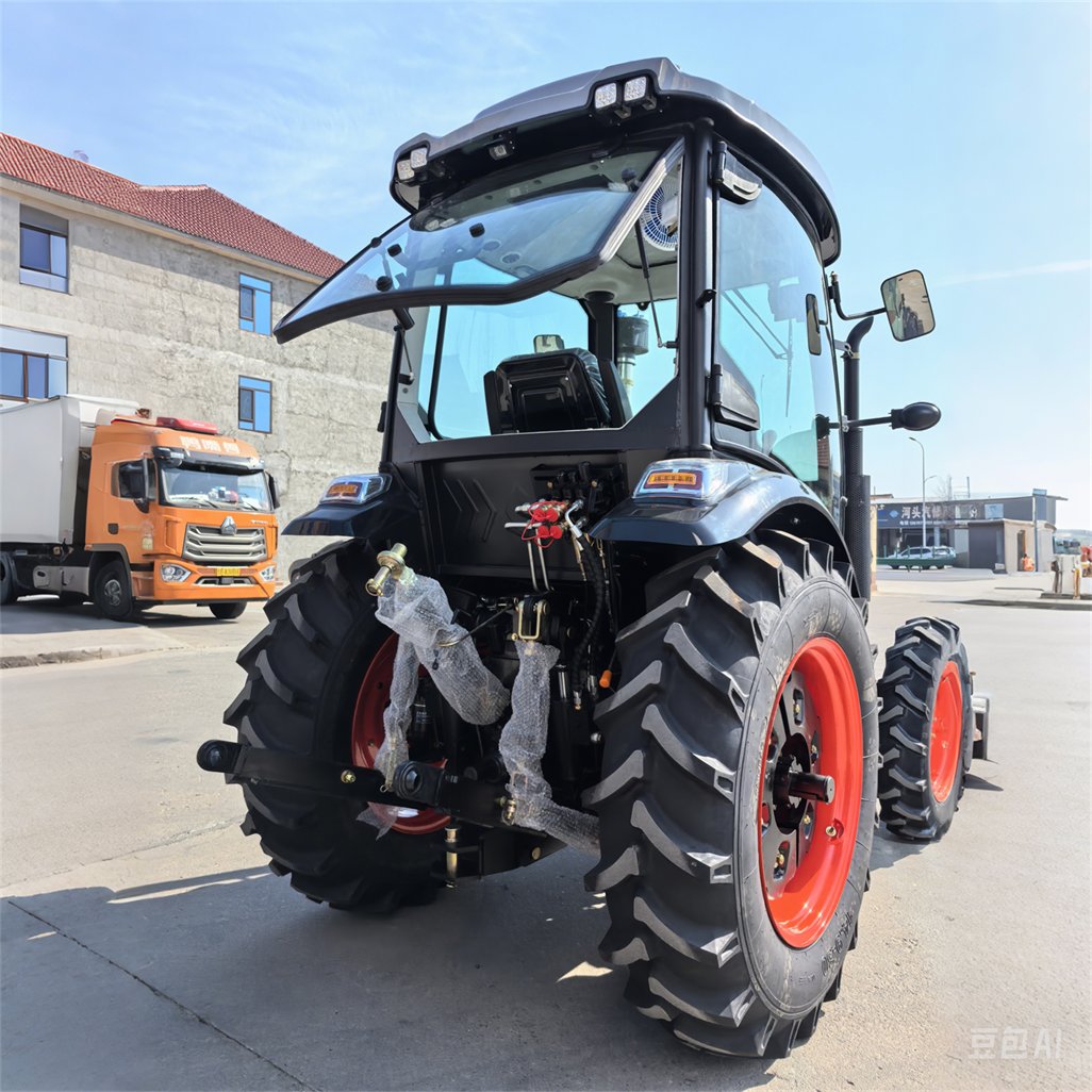 Multifunctional Tractor EPA Certified Automatic Farm Tractor 4WD Four Wheel Drive with Core Engine
