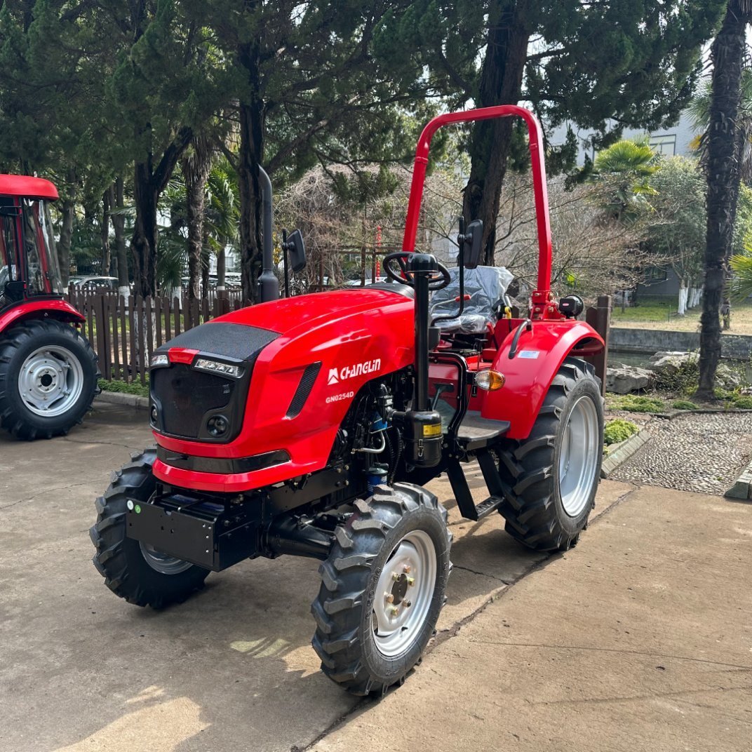 Hot Selling Mini 4x4 Tractors Farm Tractor Wheel Agriculture Tractor with High Quality