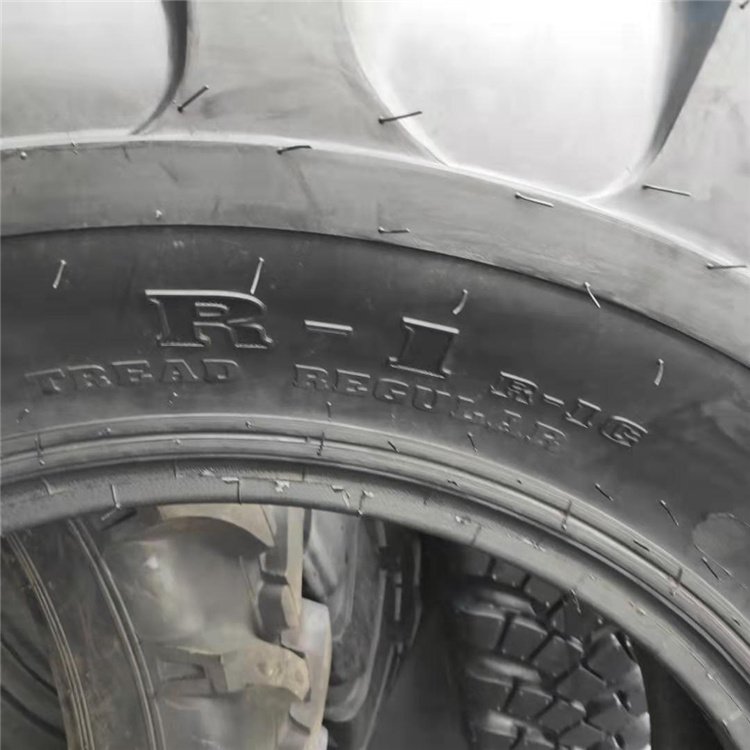China Radial Tractor Tyres 14.9-24 R-1G Tractor Pneumatic Tire 18.4-42 18.4-34 18.4-30 16/70-20 18.9-38
