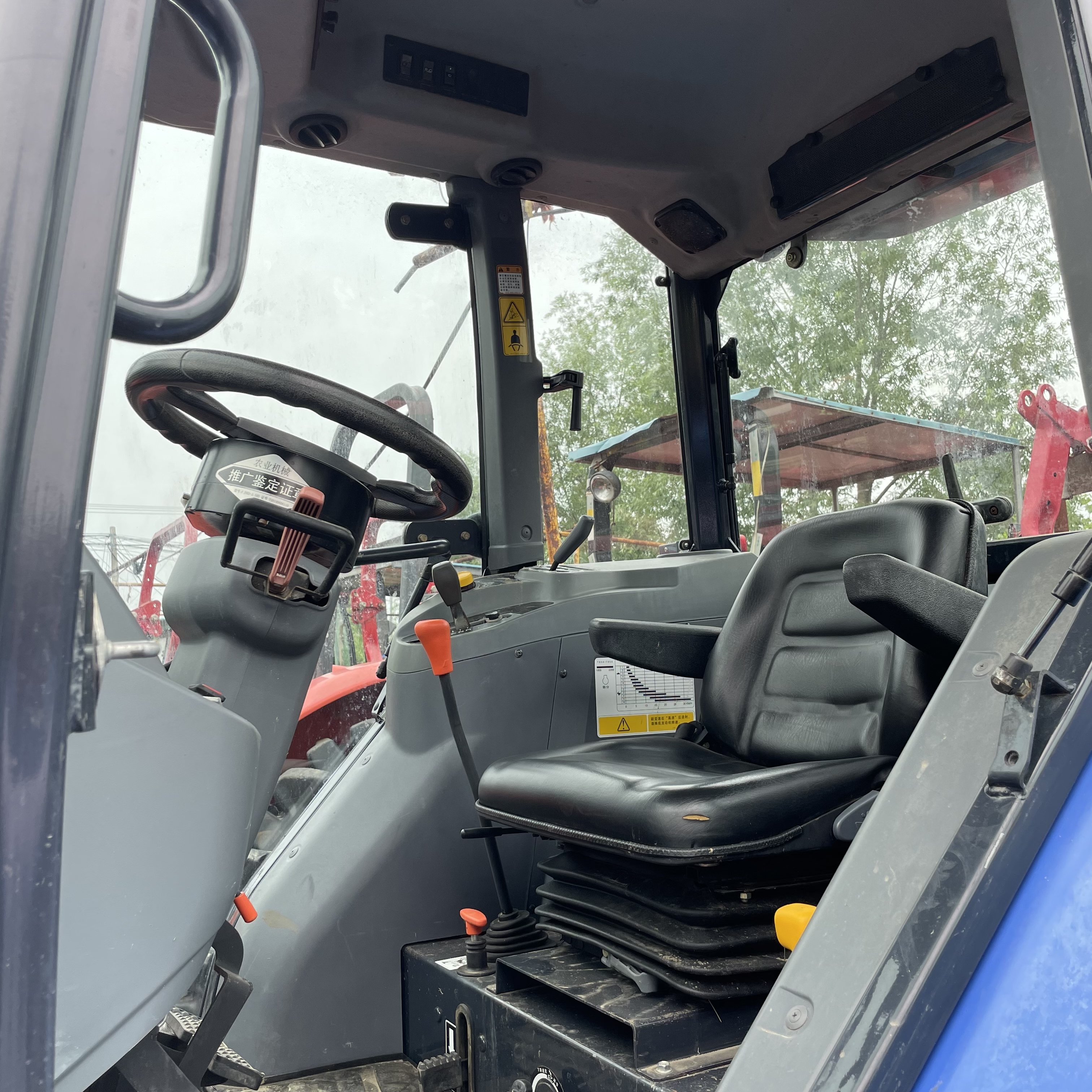 Super Quality and Competitive Price Second Hand Tractor ISEKI T954 95hp Farm Equipment Tractor for Sale with Cabin
