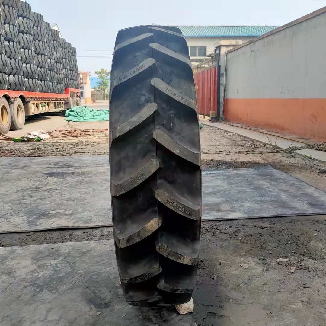 240/85R28 11.2-24 14.9-24 Agricultural Radial Tyre 280/85R24 320-85R28 R24 11.2R28 Herringbone Tires for Farm Tractors