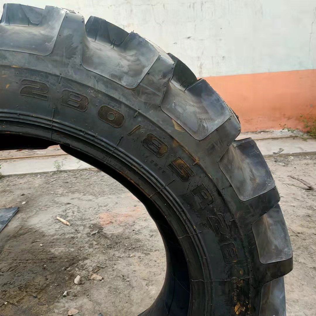 240/85R28 11.2-24 14.9-24 Agricultural Radial Tyre 280/85R24 320-85R28 R24 11.2R28 Herringbone Tires for Farm Tractors
