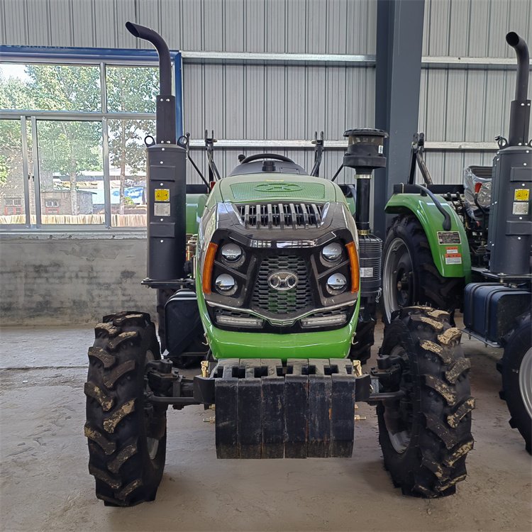 Huaxia 704 Four-wheel Tractor, a 70 Horsepower Multifunctional Soil Turning Agricultural Machinery, with a Locomotive Head