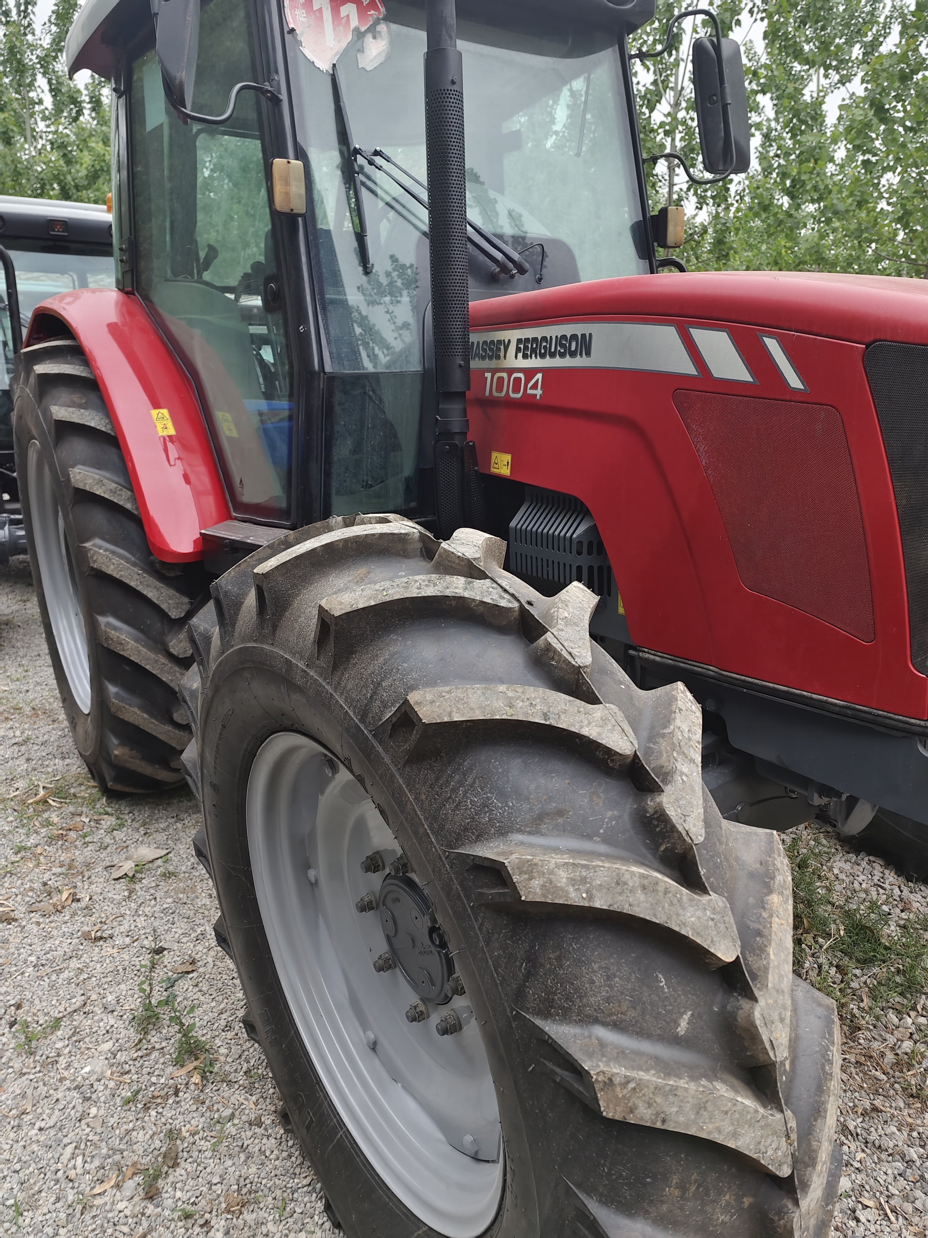 Original Massey Ferguson 385 Used Tractor 95% New Hot Sale Second Hand Farming Tractors Machinery in Good Condition